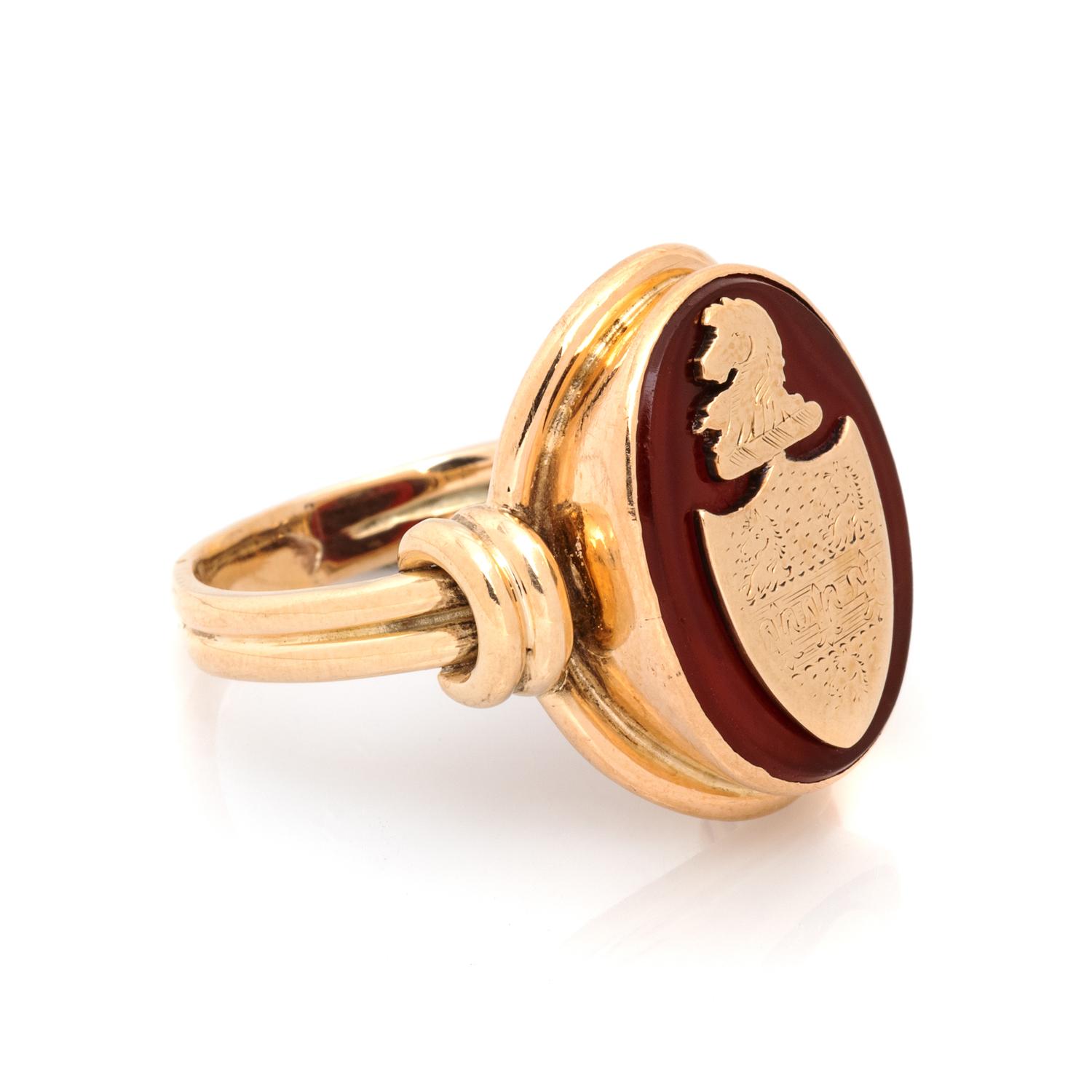 YELLOW GOLD AND HARDSTONE HERALDIC RING