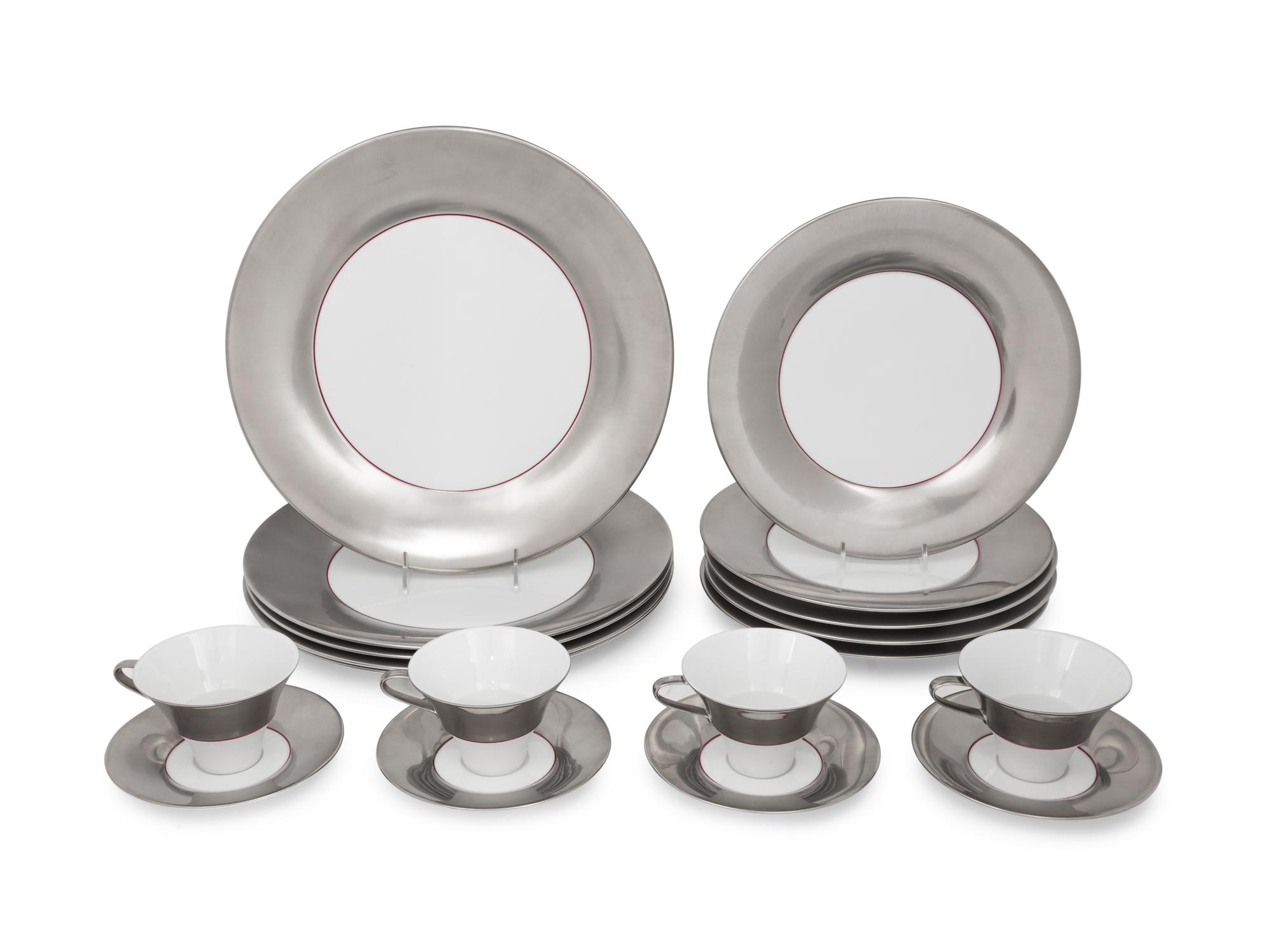 A Hering Berlin Polite Platinum Porcelain Dinner Service