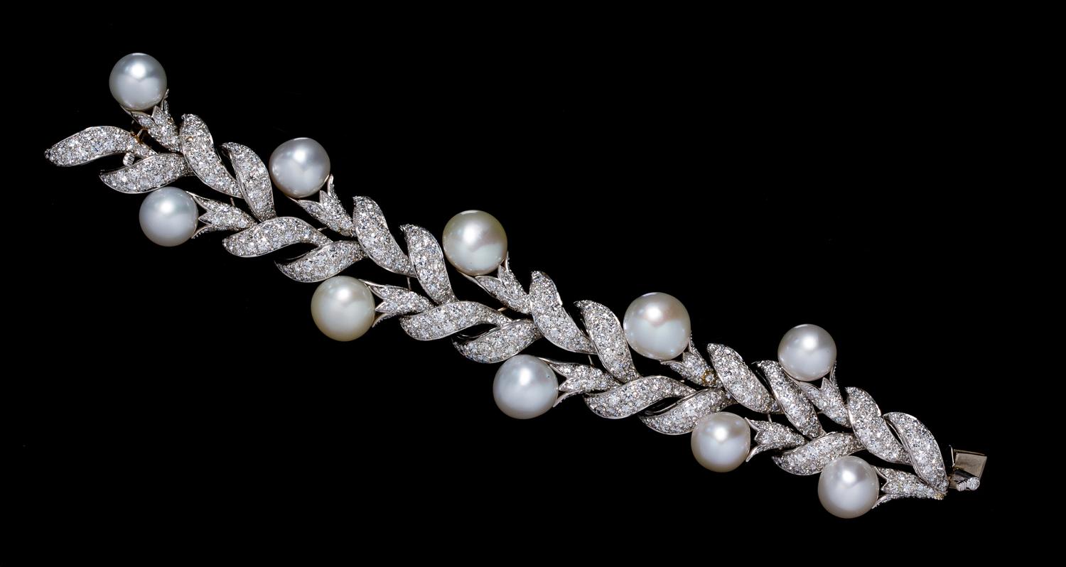 A Platinum, Cultured South Sea Pearl and Diamond Bracelet, Harry Winston, 66.00 dwts.
