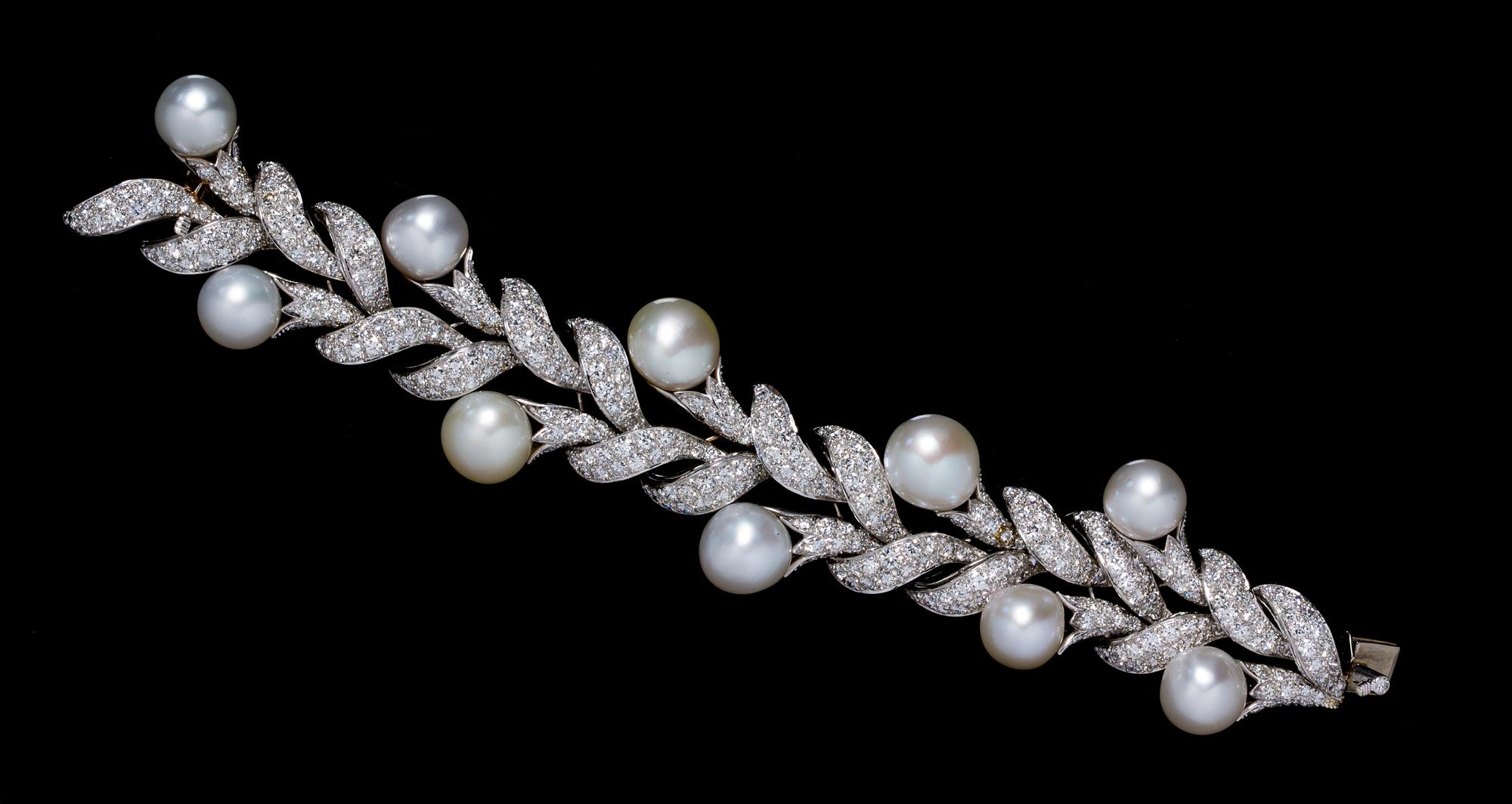 A Platinum, Cultured South Sea Pearl and Diamond Bracelet, Harry Winston, 66.00 dwts.