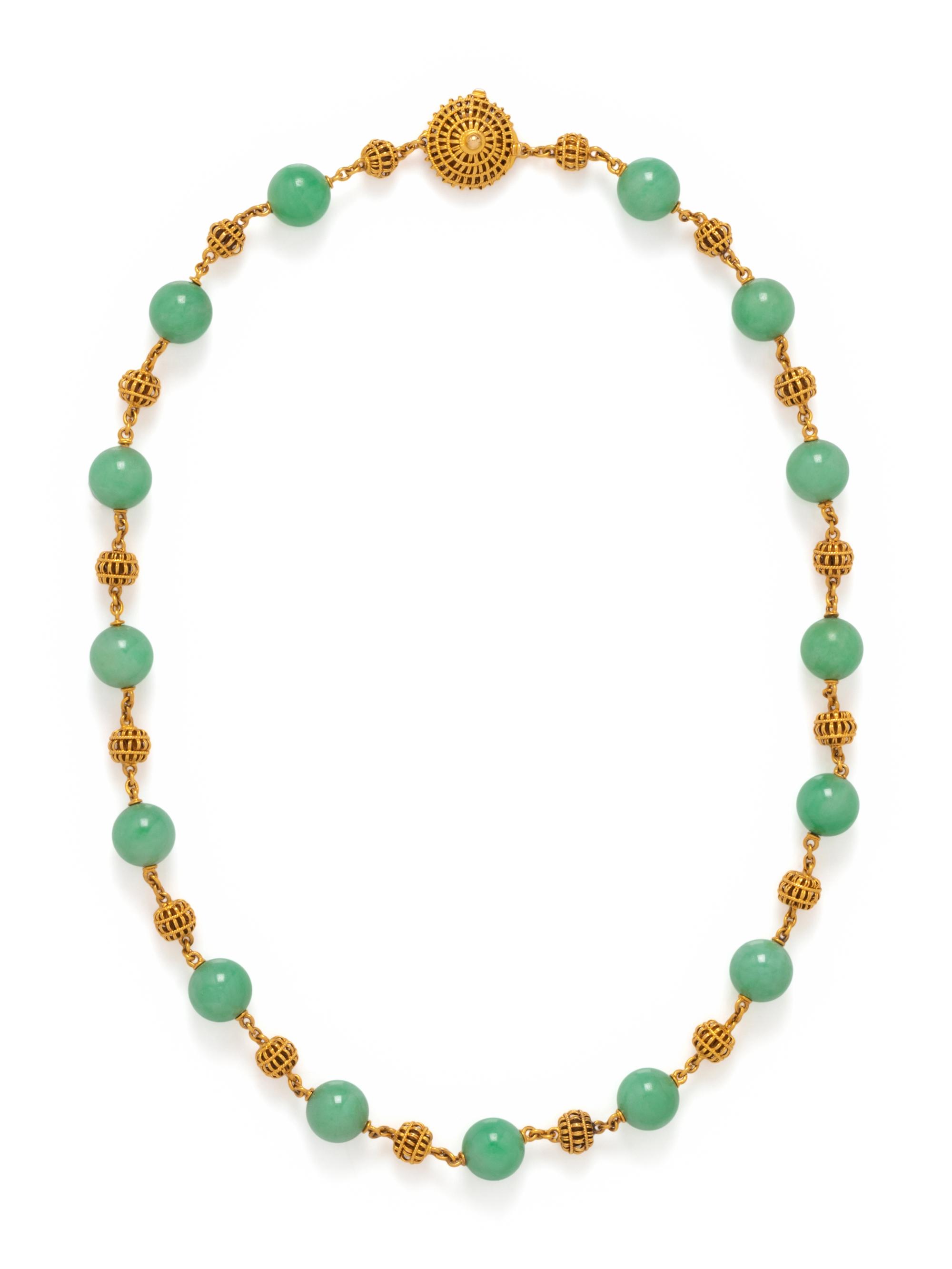 YELLOW GOLD AND JADE NECKLACE