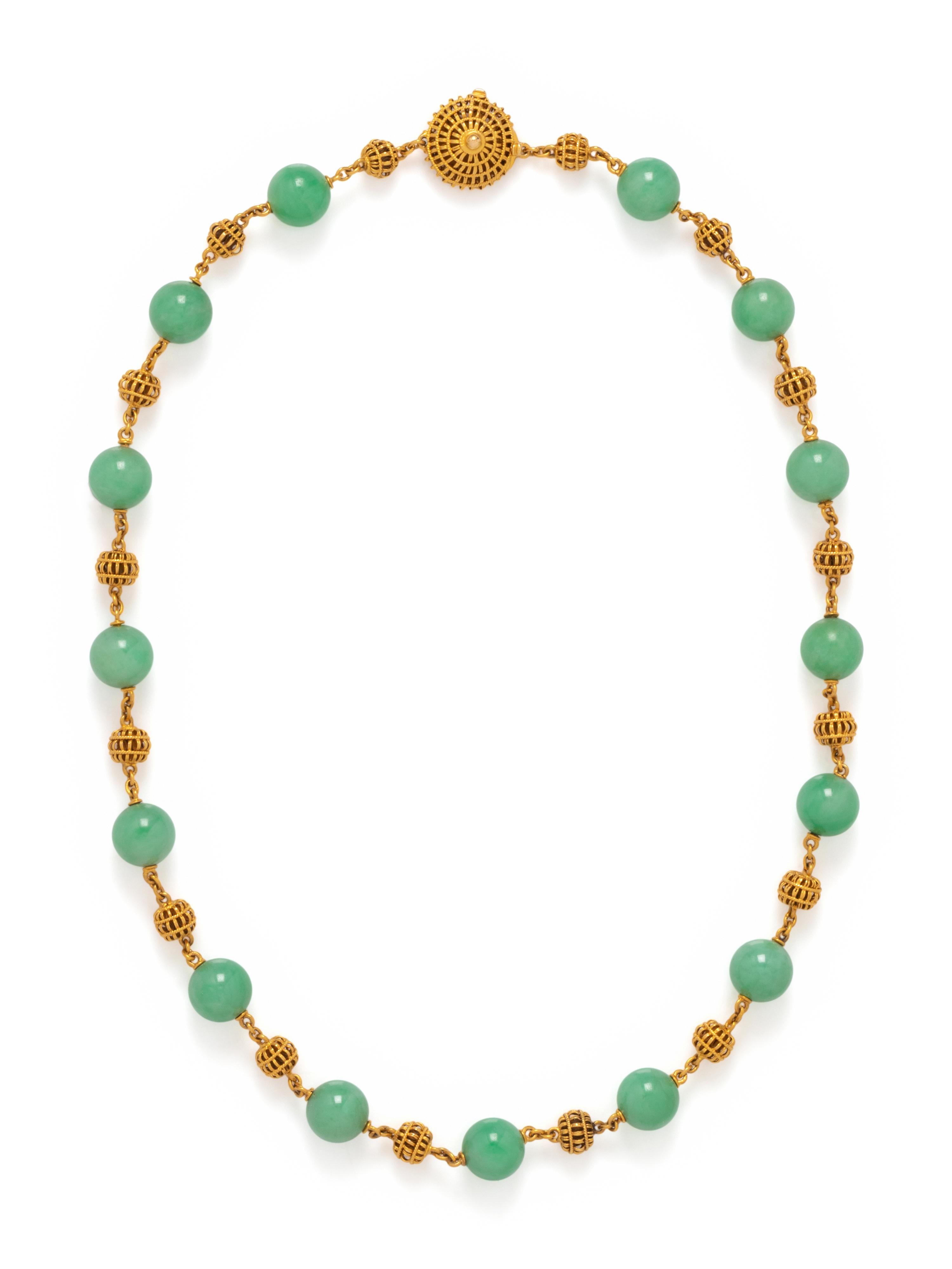 YELLOW GOLD AND JADE NECKLACE