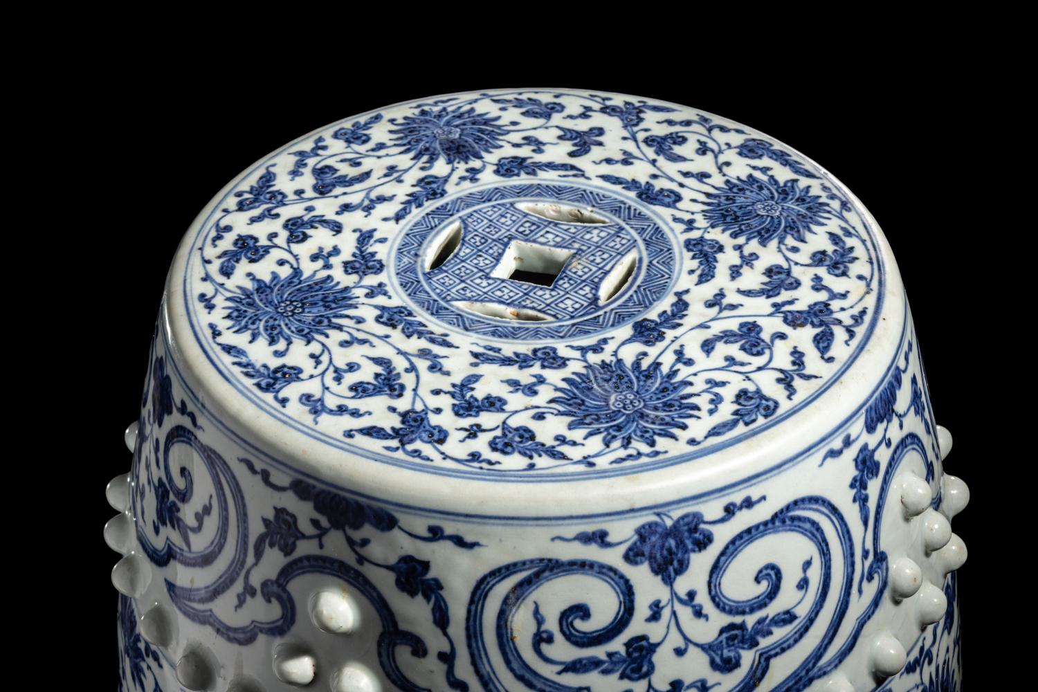 A Chinese Blue and White Porcelain Garden Stool 青花纏枝蓮紋瓷墩