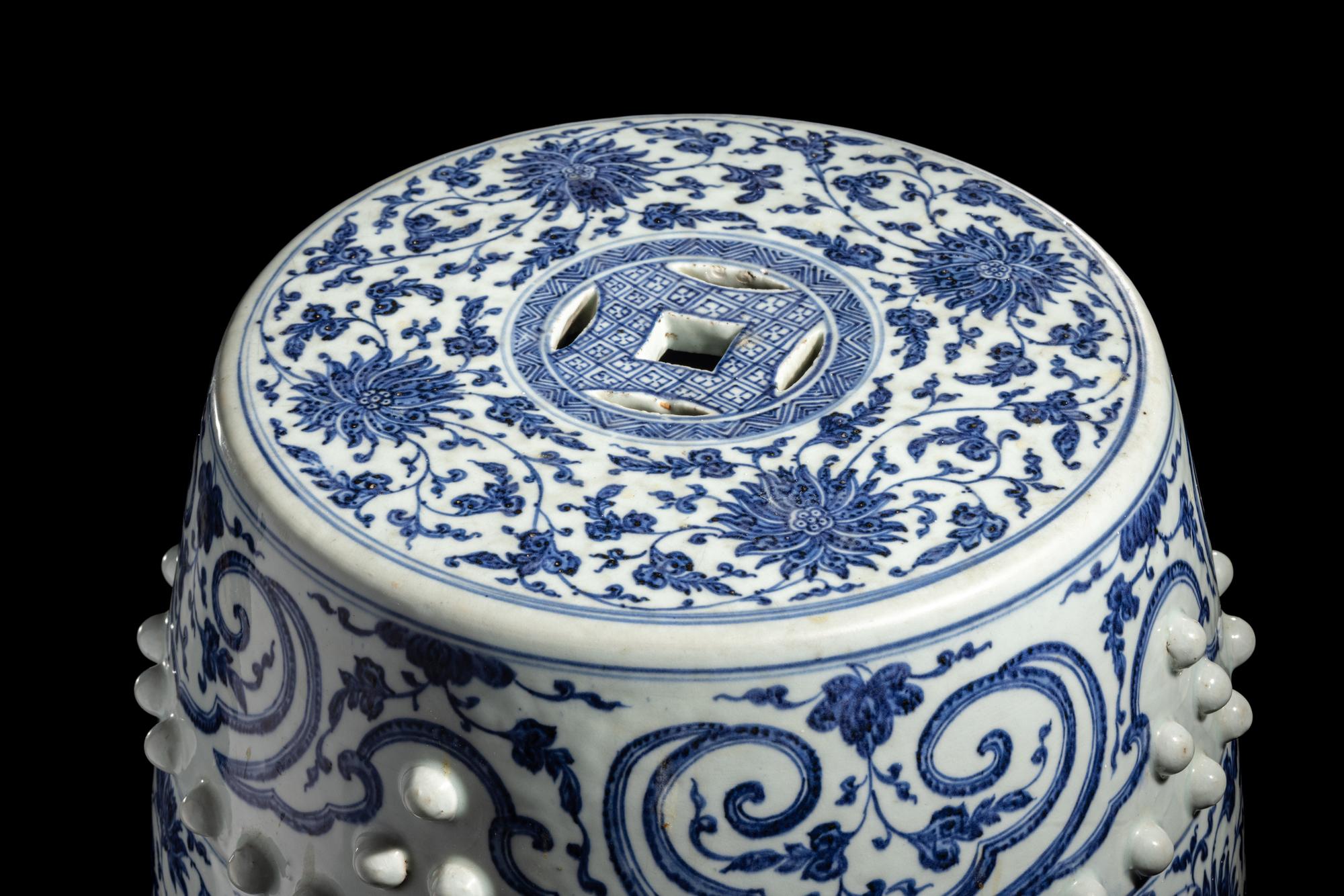 A Chinese Blue and White Porcelain Garden Stool 青花纏枝蓮紋瓷墩