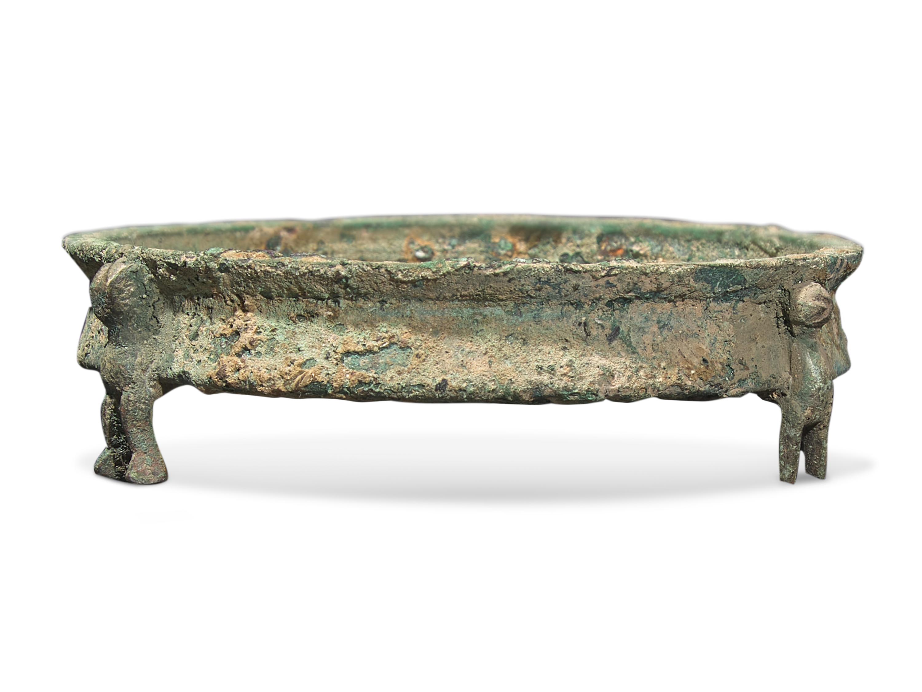 A Chinese Archaic Bronze Tripod Stove, Kaolu, Han Dynasty 漢 銅三足承盤