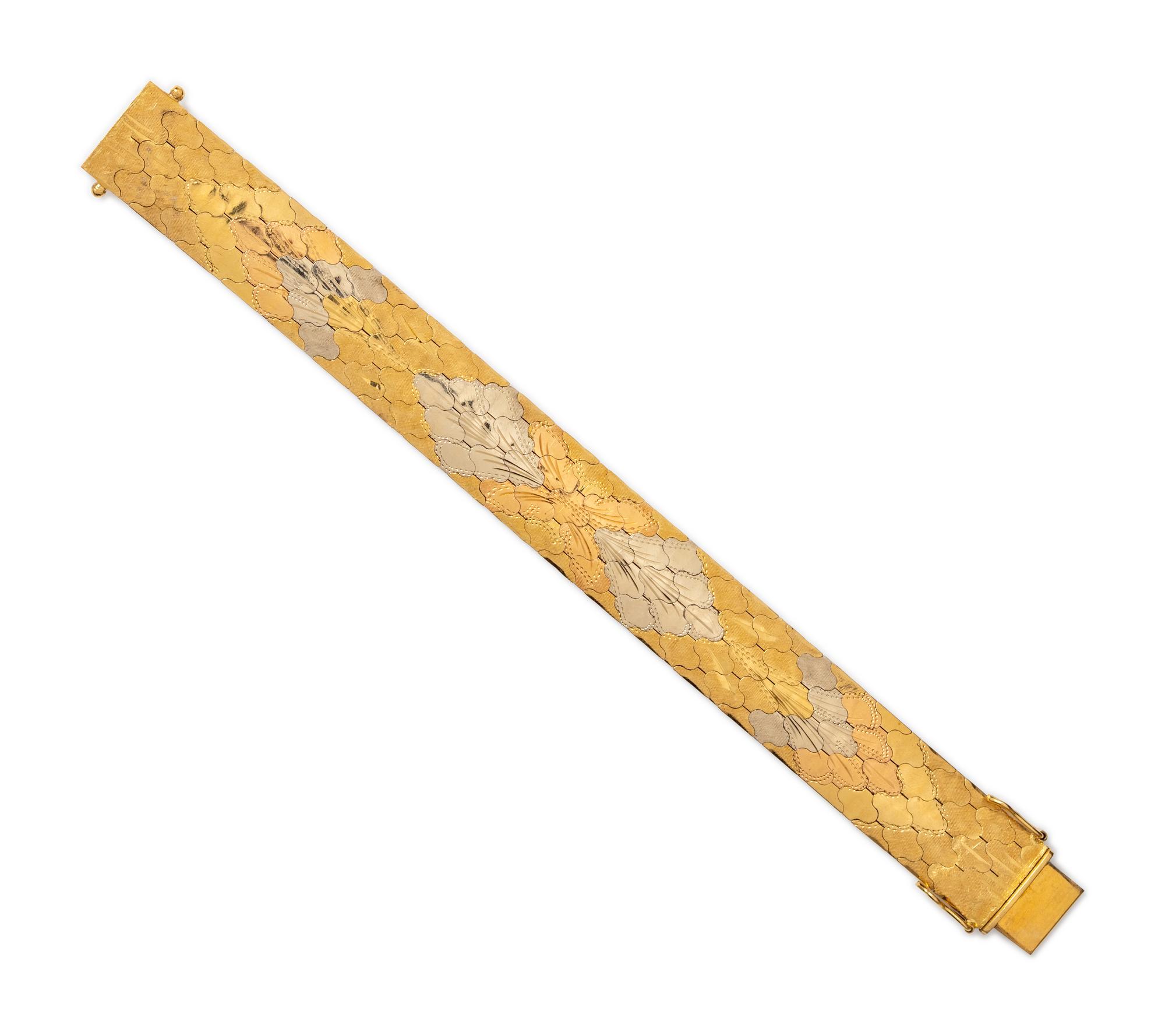 An 18 Karat Tricolor Gold Bracelet,