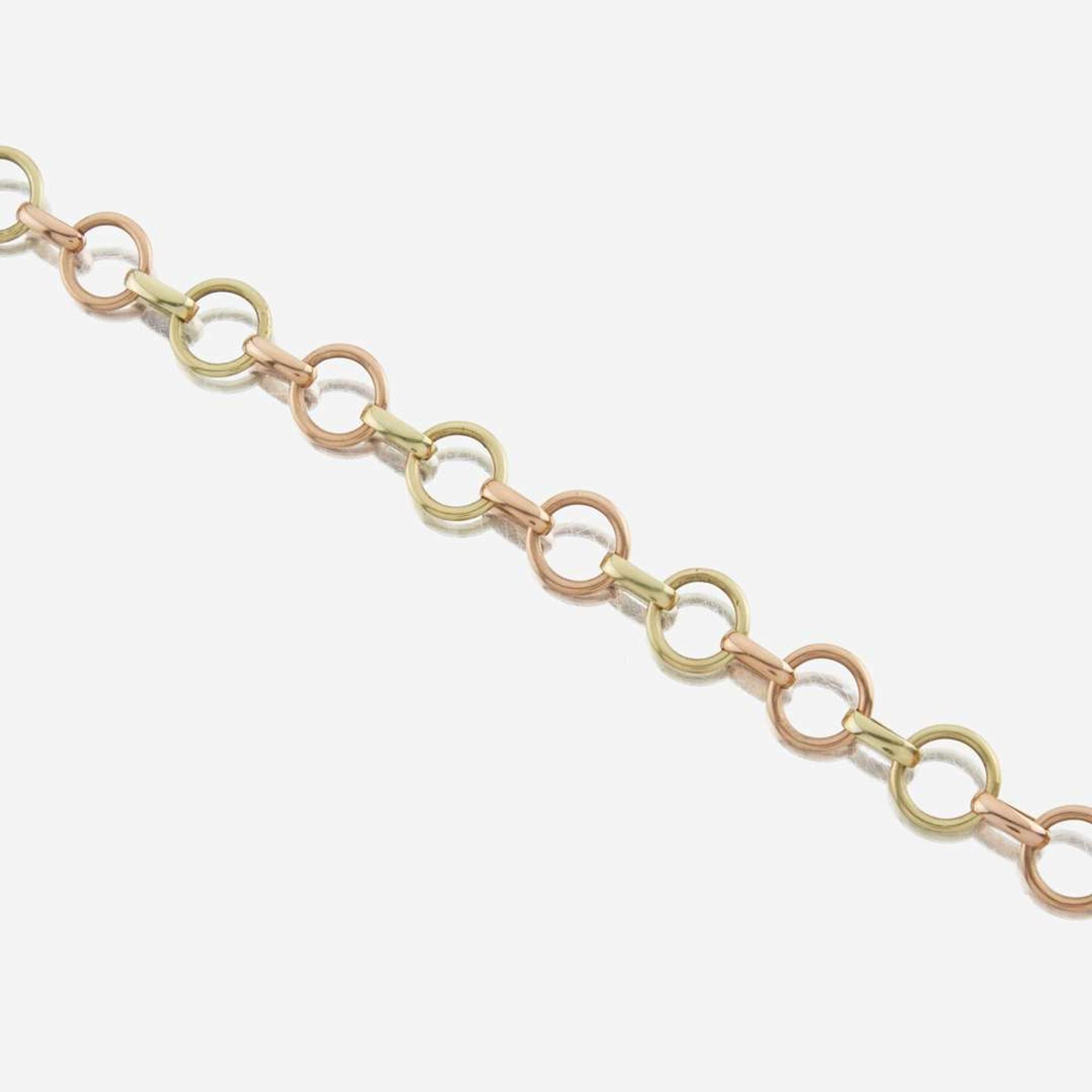 A bicolor gold necklace