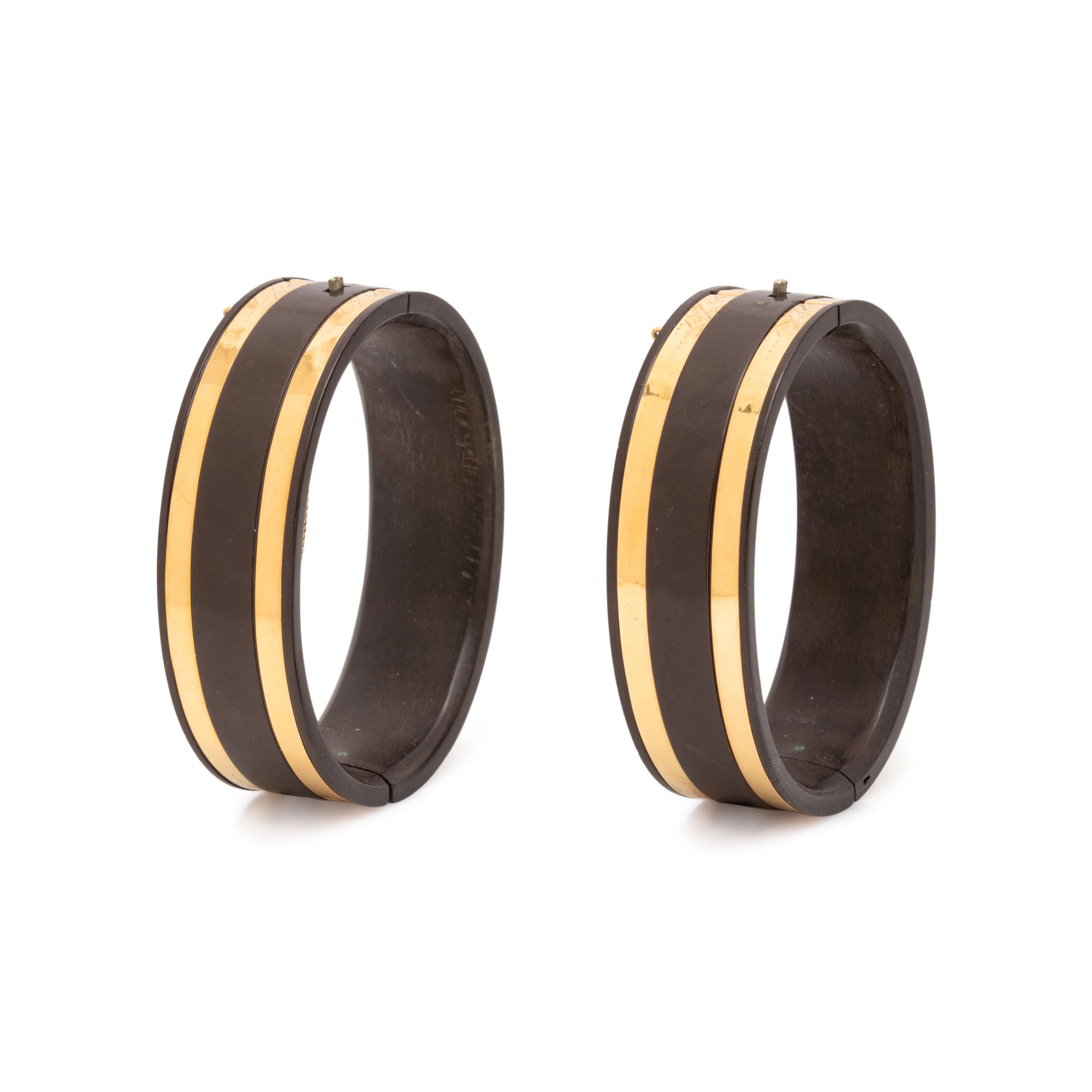 VICTORIAN, PAIR OF GUTTA PERCHA AND YELLOW GOLD BANGLE BRACELETS