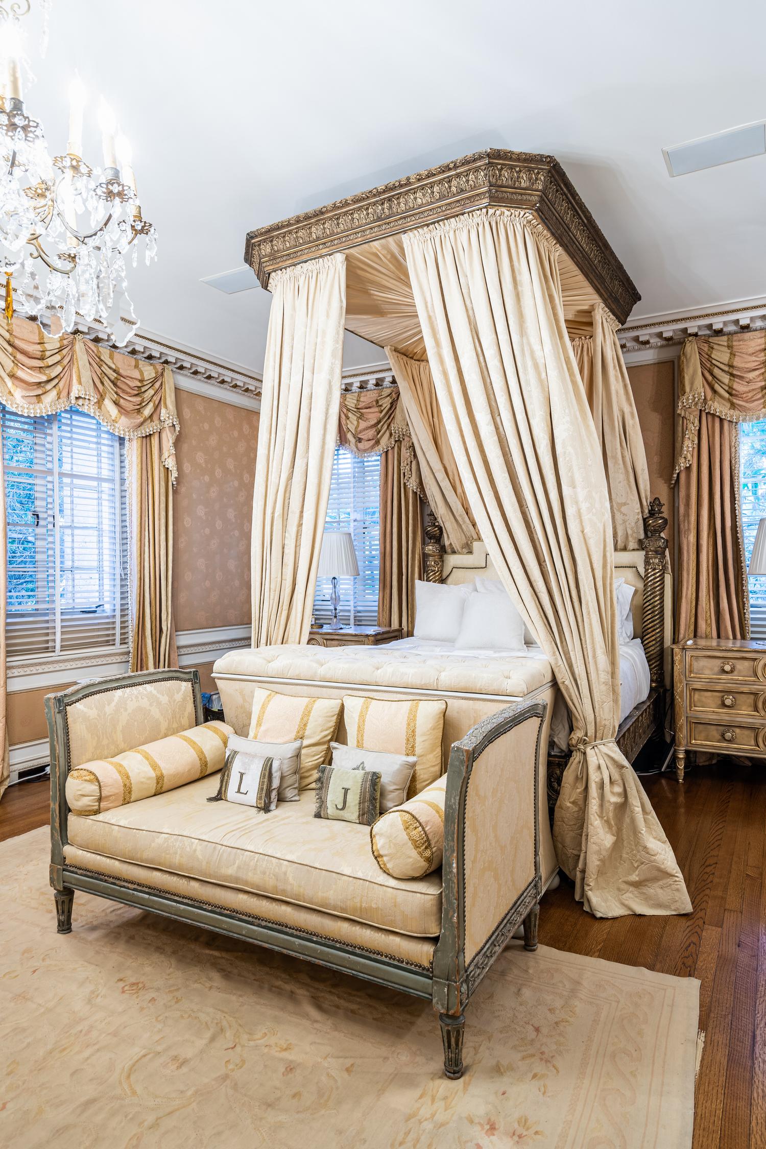A Louis XVI Style Painted Day Bed