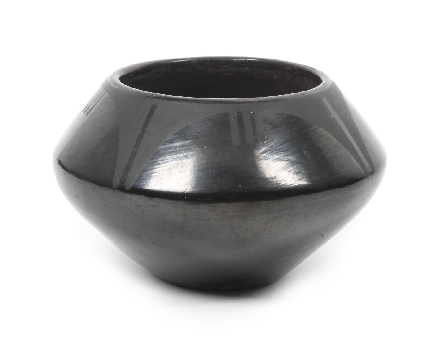 Maria Martinez (1887-1980), San Ildefonso Height 3 1/4 x diameter 5 inches.
