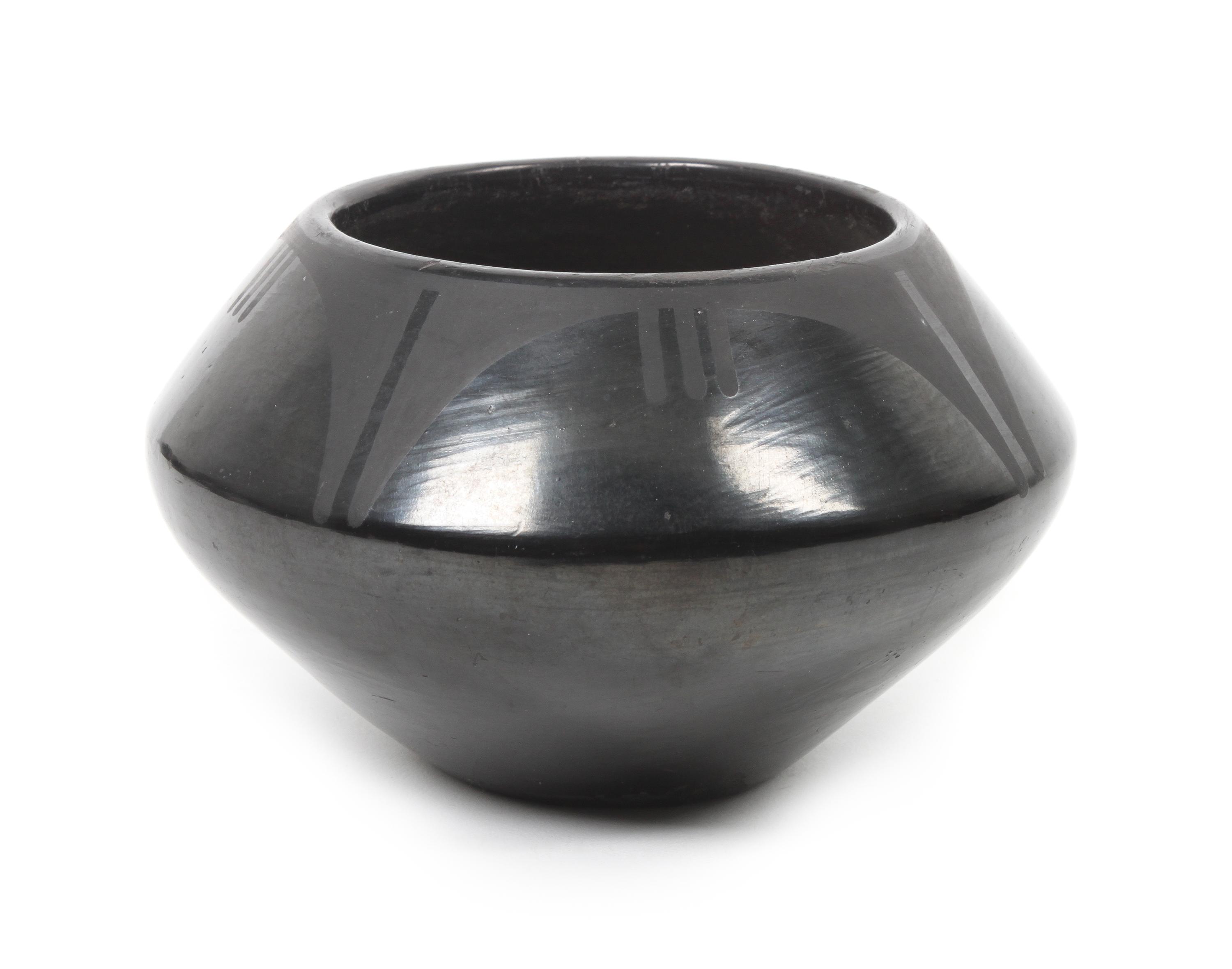 Maria Martinez (1887-1980), San Ildefonso Height 3 1/4 x diameter 5 inches.