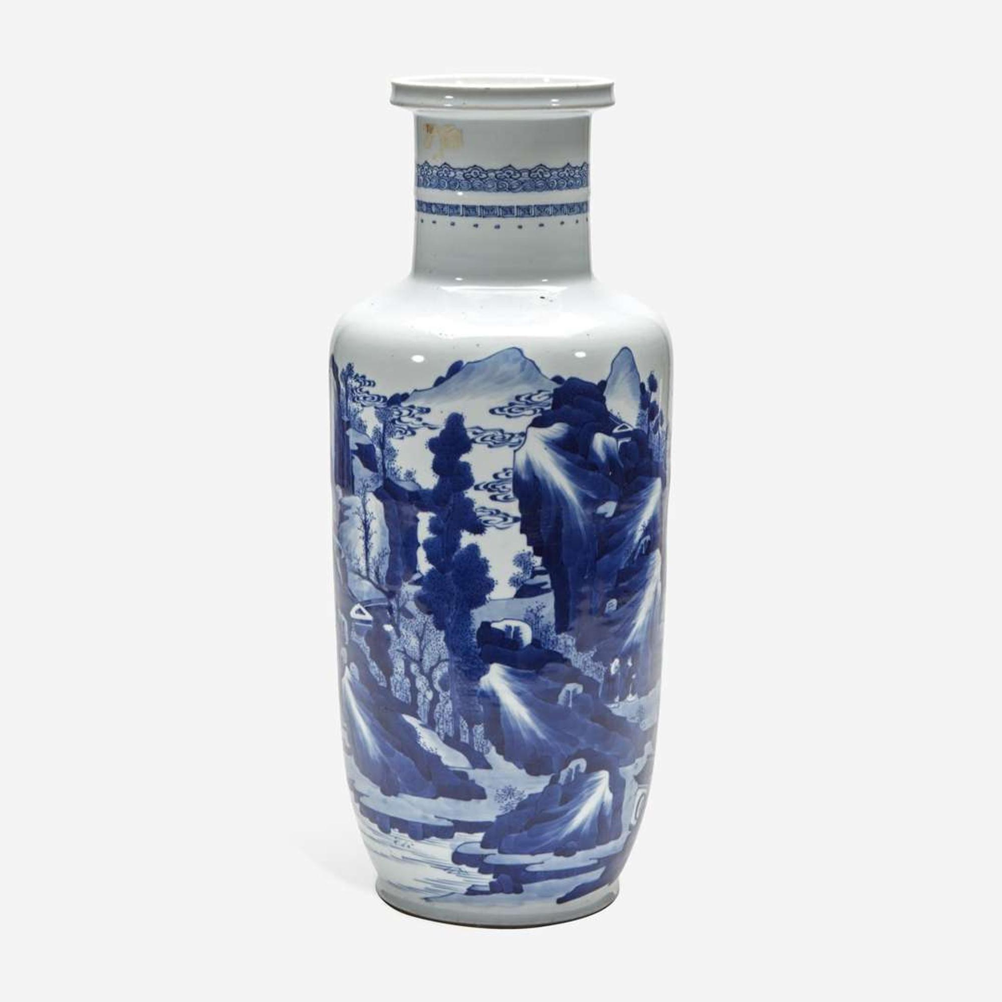 A Chinese blue and white porcelain rouleau vase 青花山水人物纸槌瓶