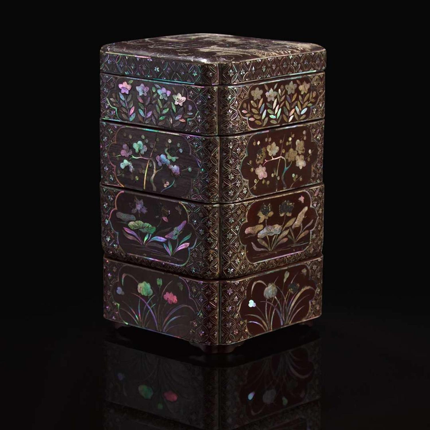 A Chinese mother of pearl-inlaid four-tier lacquer box 黑漆嵌螺钿四层盒 17th/18th century or earlier ??????????
