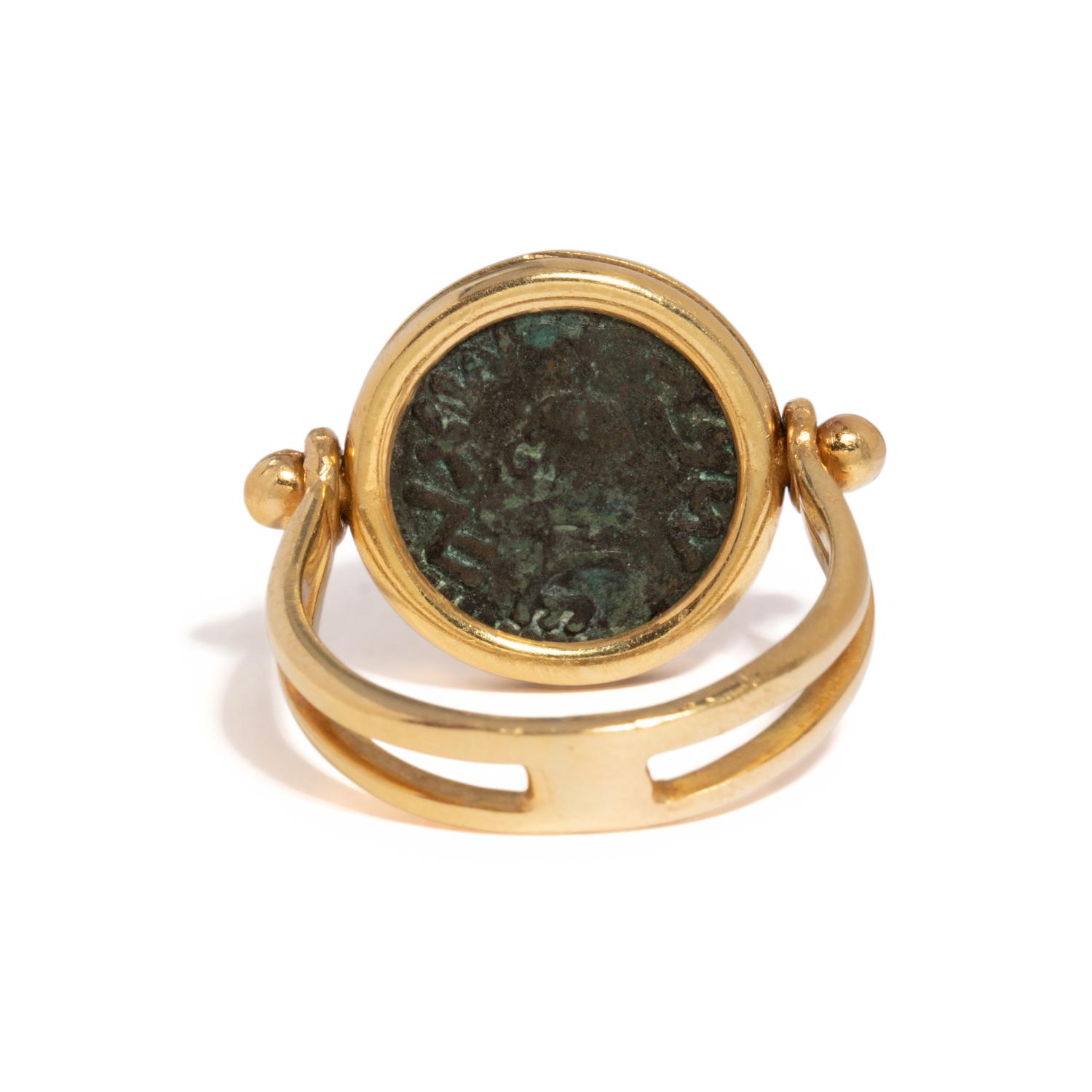 YELLOW GOLD AND COIN FLIP RING