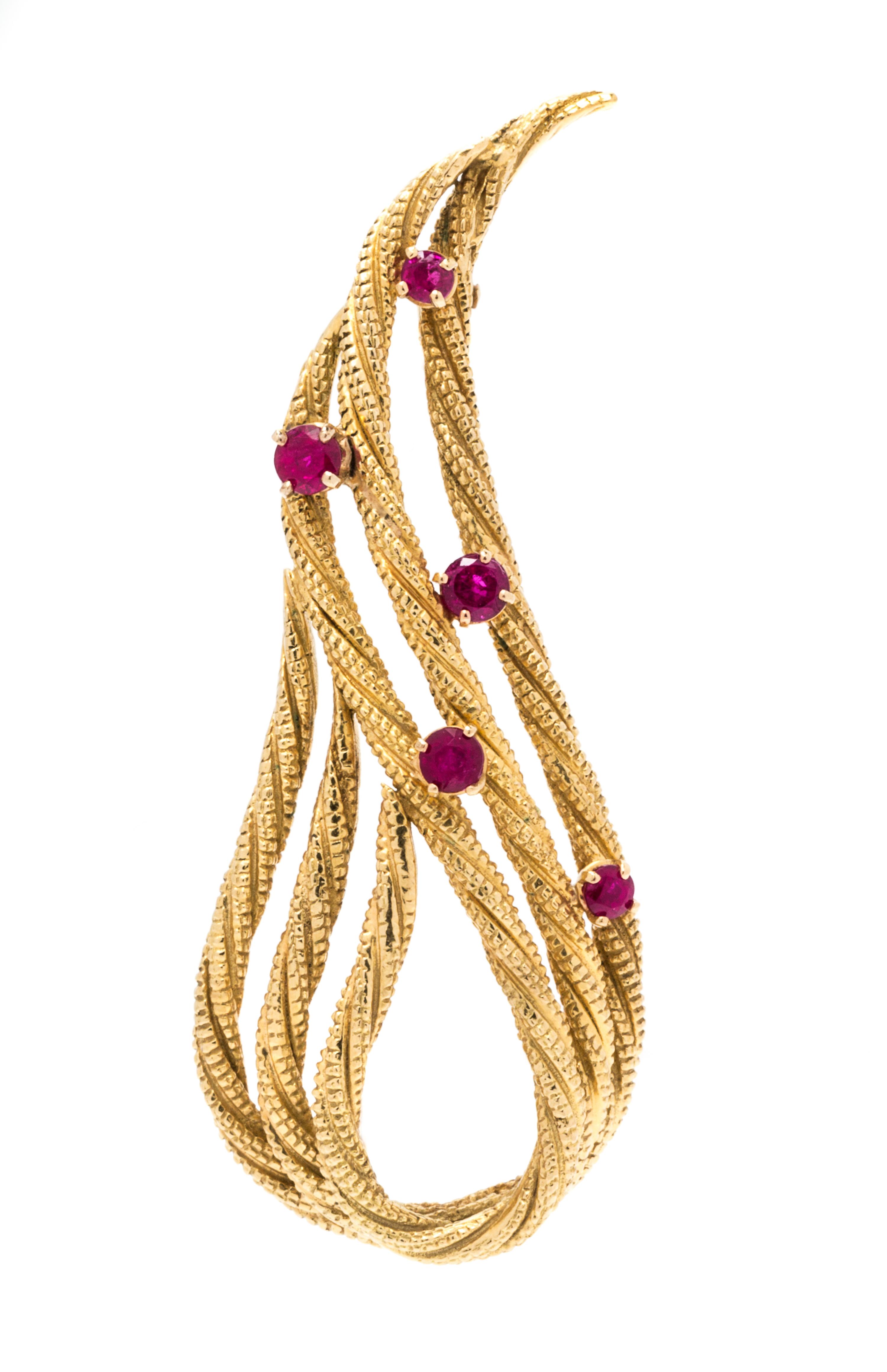 An 18 Karat Yellow Gold and Ruby Brooch, French, 9.40 dwts.