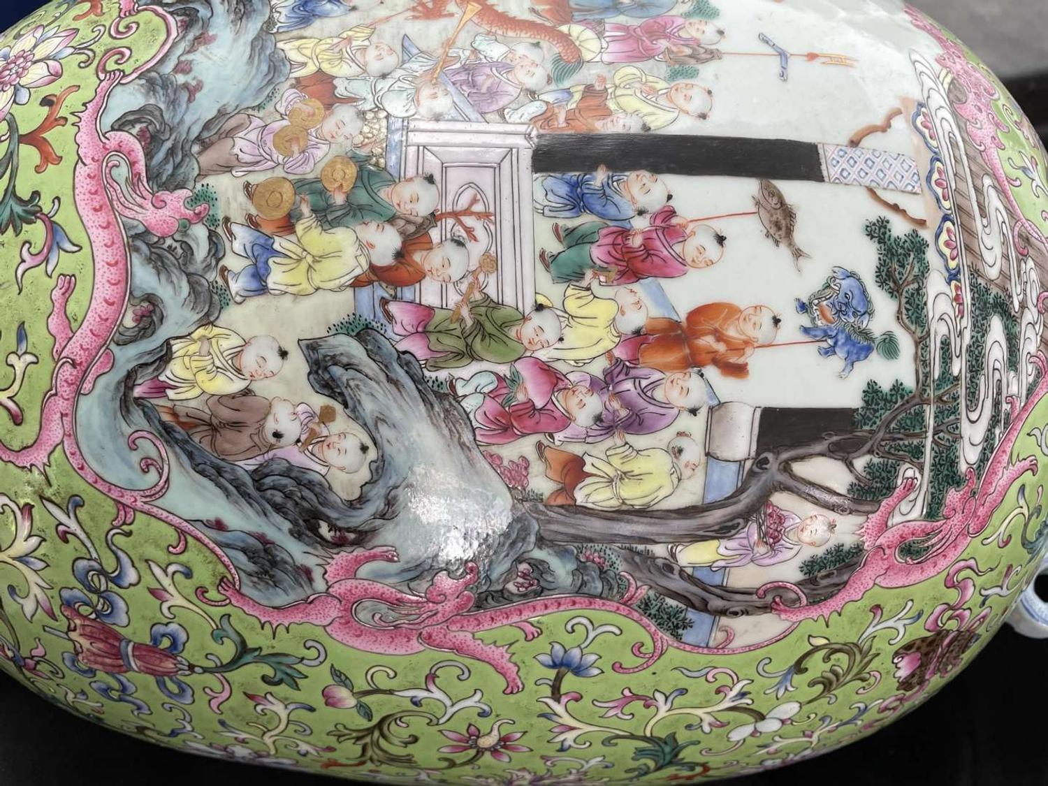 A large Chinese famille rose-decorated "Boys" Vase 粉彩嬰戲圖開光雙耳大瓶 Jiaqing mark ???