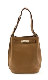 An Hermès Kraft Togo So Kelly 22cm Bag, 9" x 12" x 5".