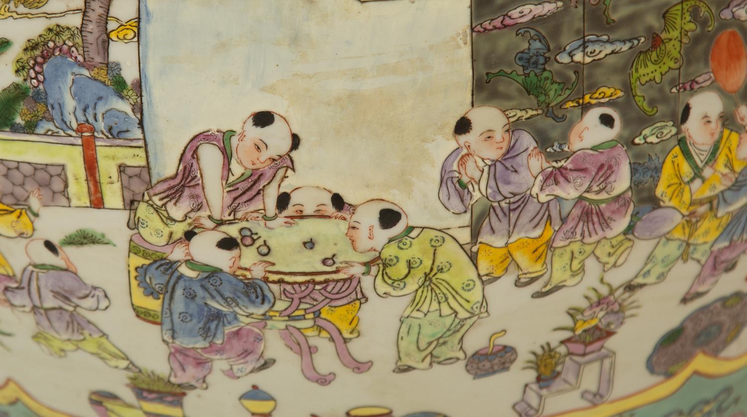A Chinese Famille Rose Porcelain Jardinière