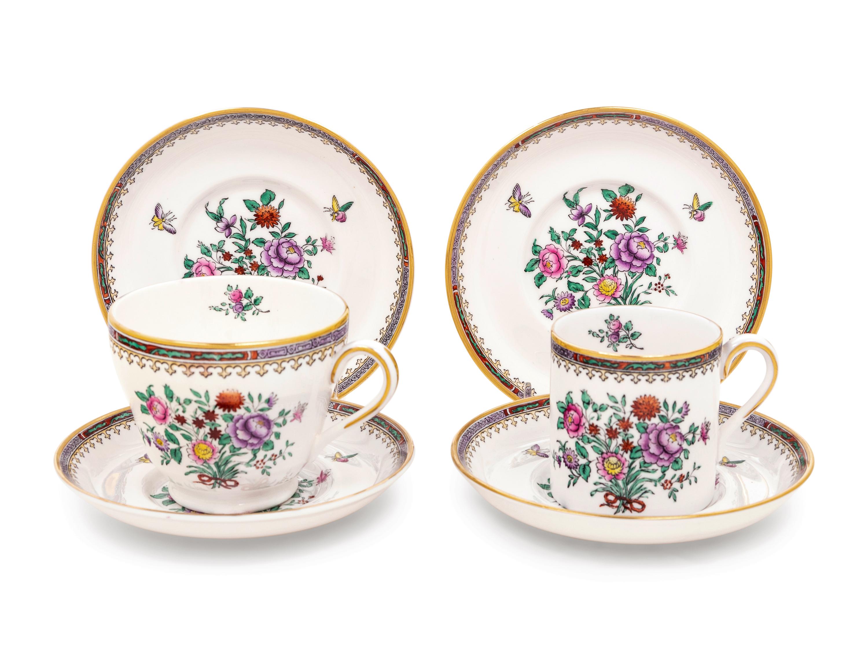 A Spode Lowestoft Flower Porcelain Luncheon Service