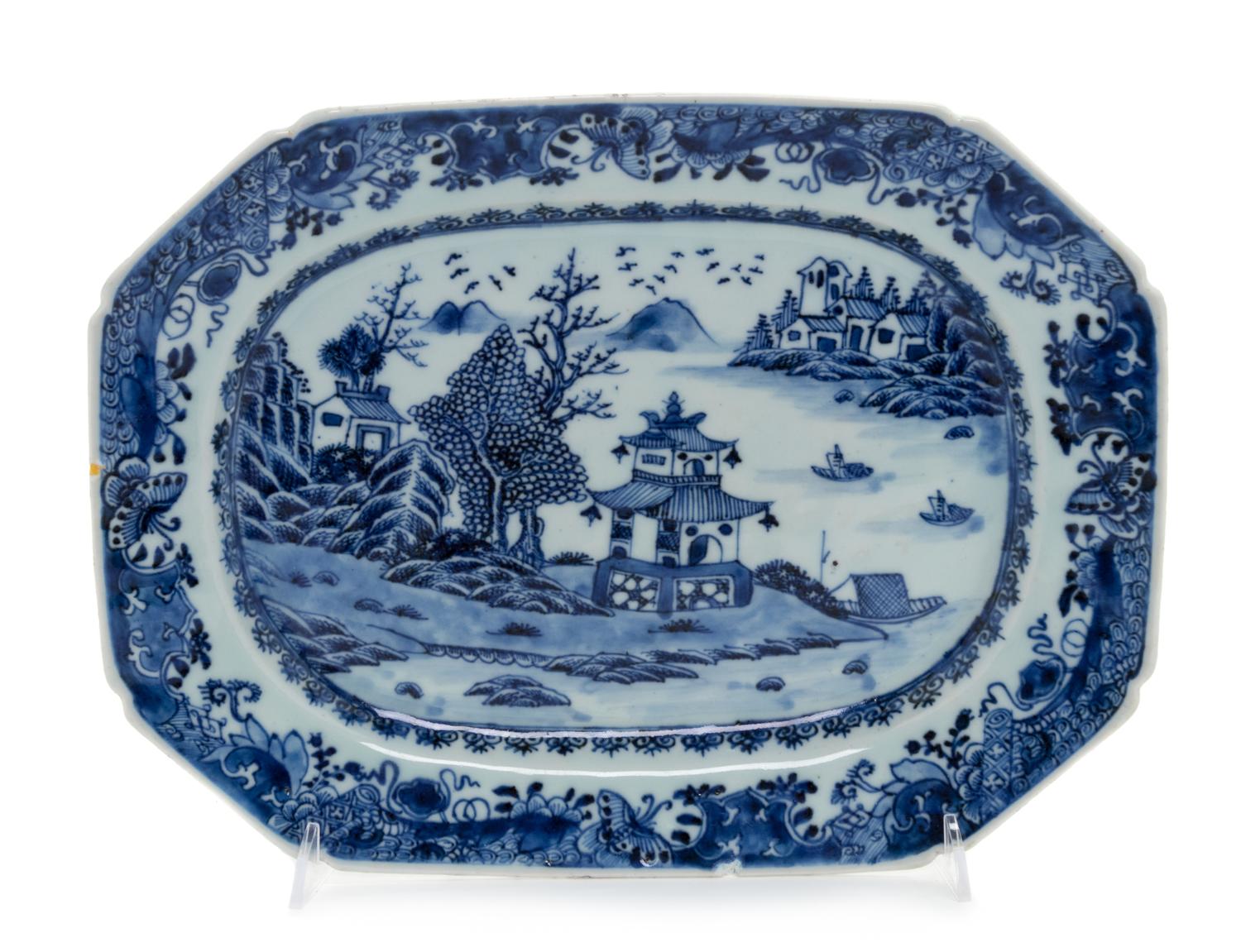 A Chinese Export Blue and White Porcelain Platter Length 12 1/8 inches. — 19TH CENTURY