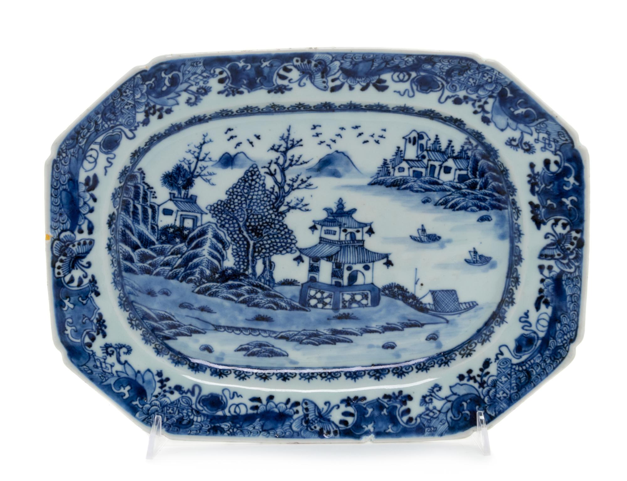 A Chinese Export Blue and White Porcelain Platter Length 12 1/8 inches. — 19TH CENTURY