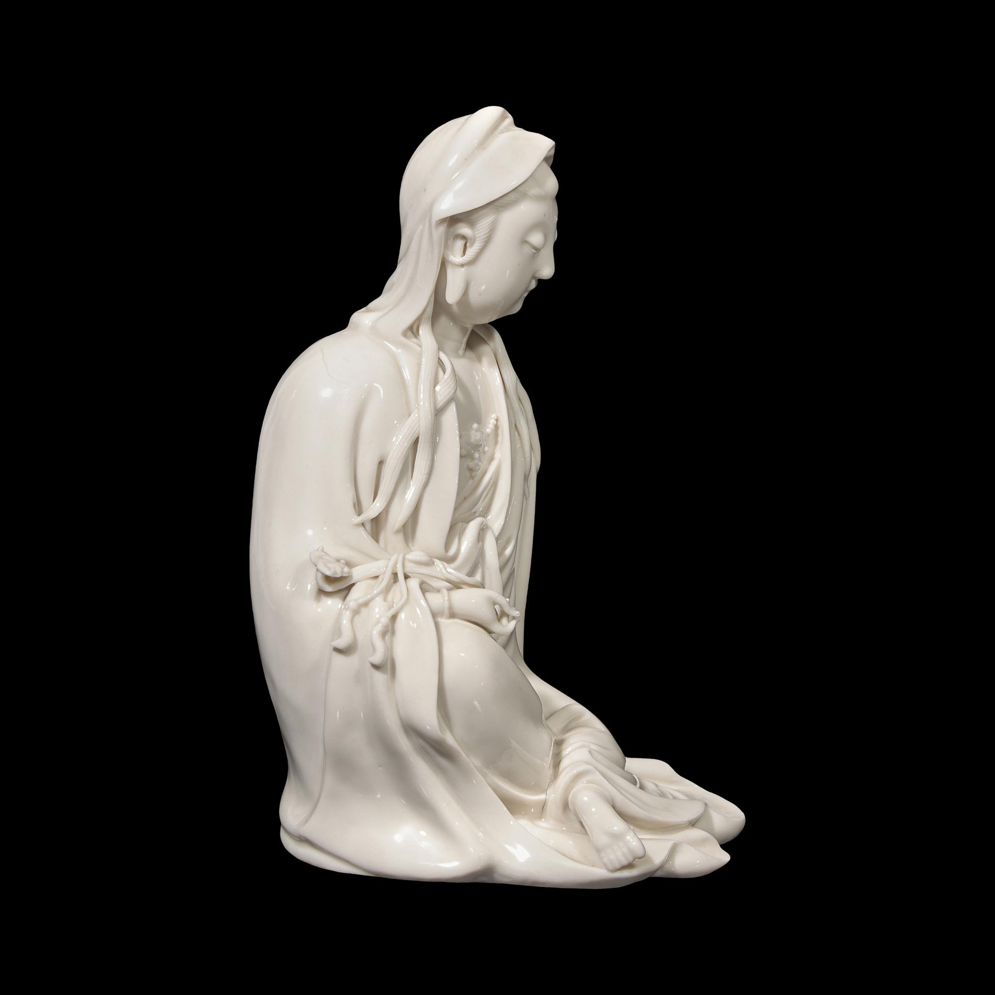 A Chinese Blanc de Chine Guanyin, 18th/19th Century 清中期 德化白瓷观音