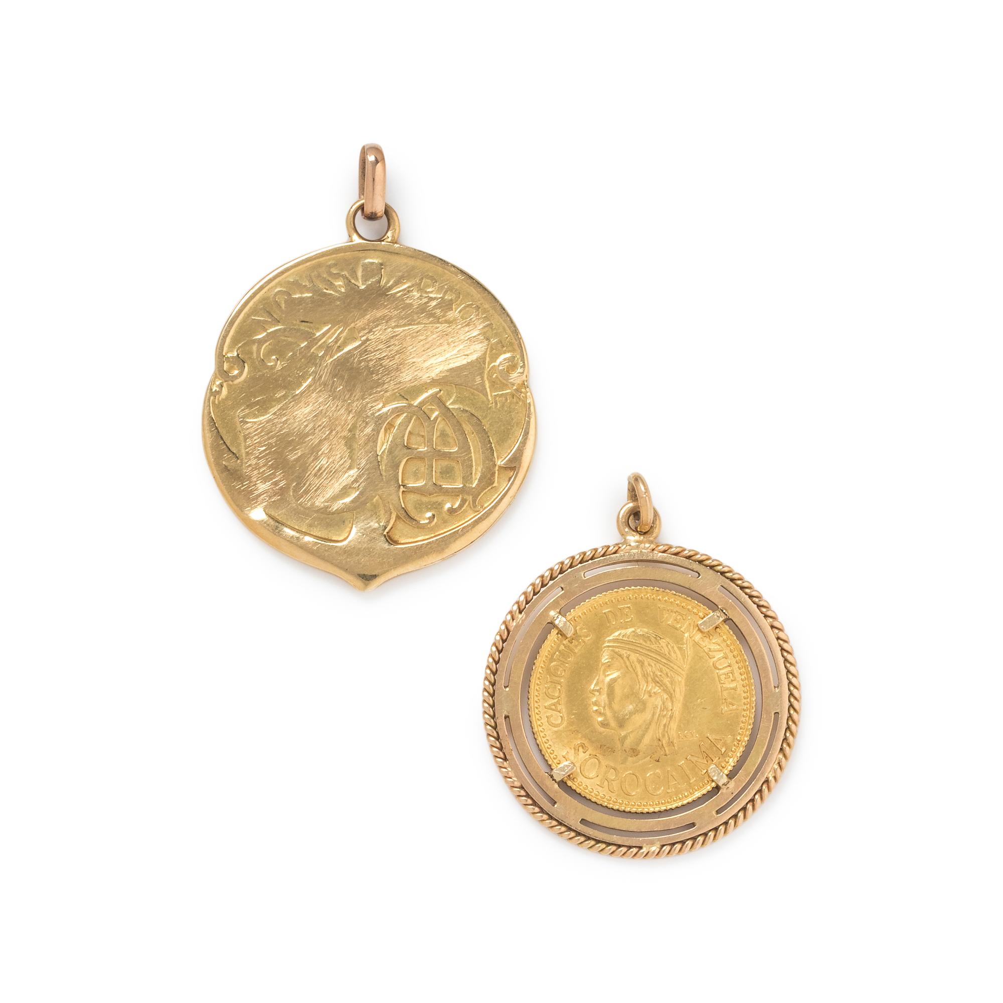 COLLECTION OF YELLOW GOLD PENDANTS