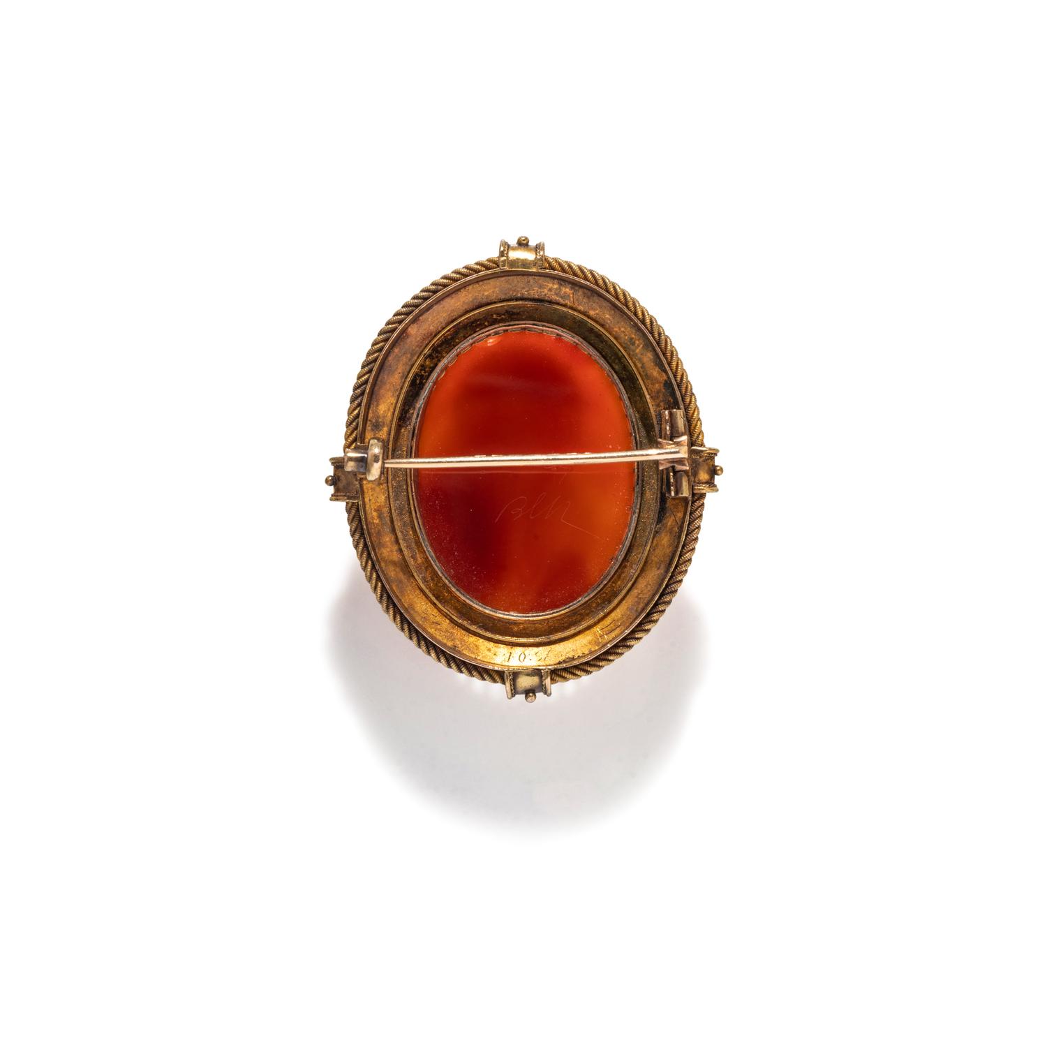 VICTORIAN, YELLOW GOLD AND HARDSTONE CAMEO BROOCH