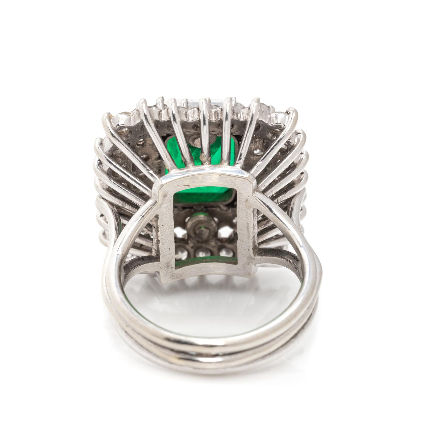 DIAMOND AND BERYL TRIPLET RING
