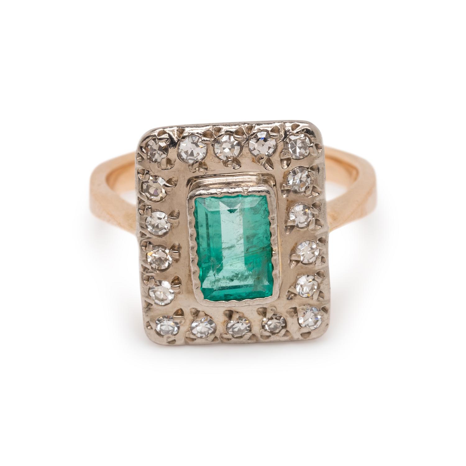 EMERALD AND DIAMOND RING