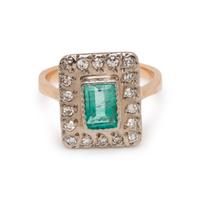 EMERALD AND DIAMOND RING