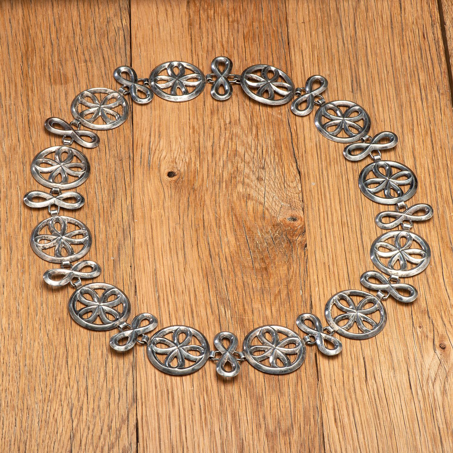 Navajo Arts and Crafts Guild Sand Cast Silver Link Concha Belt