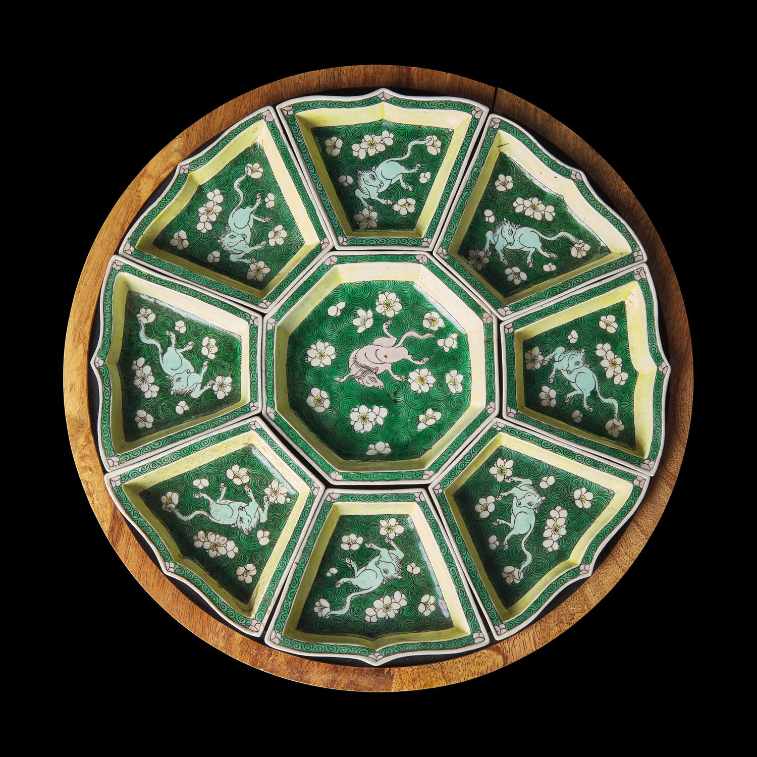 A Chinese Famille Verte Sweetmeat Set, Kangxi Period 清康熙 五彩天馬圖攢盤
