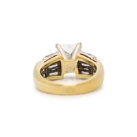 PRINCESS CUT DIAMOND AND YELLOW GOLD RING