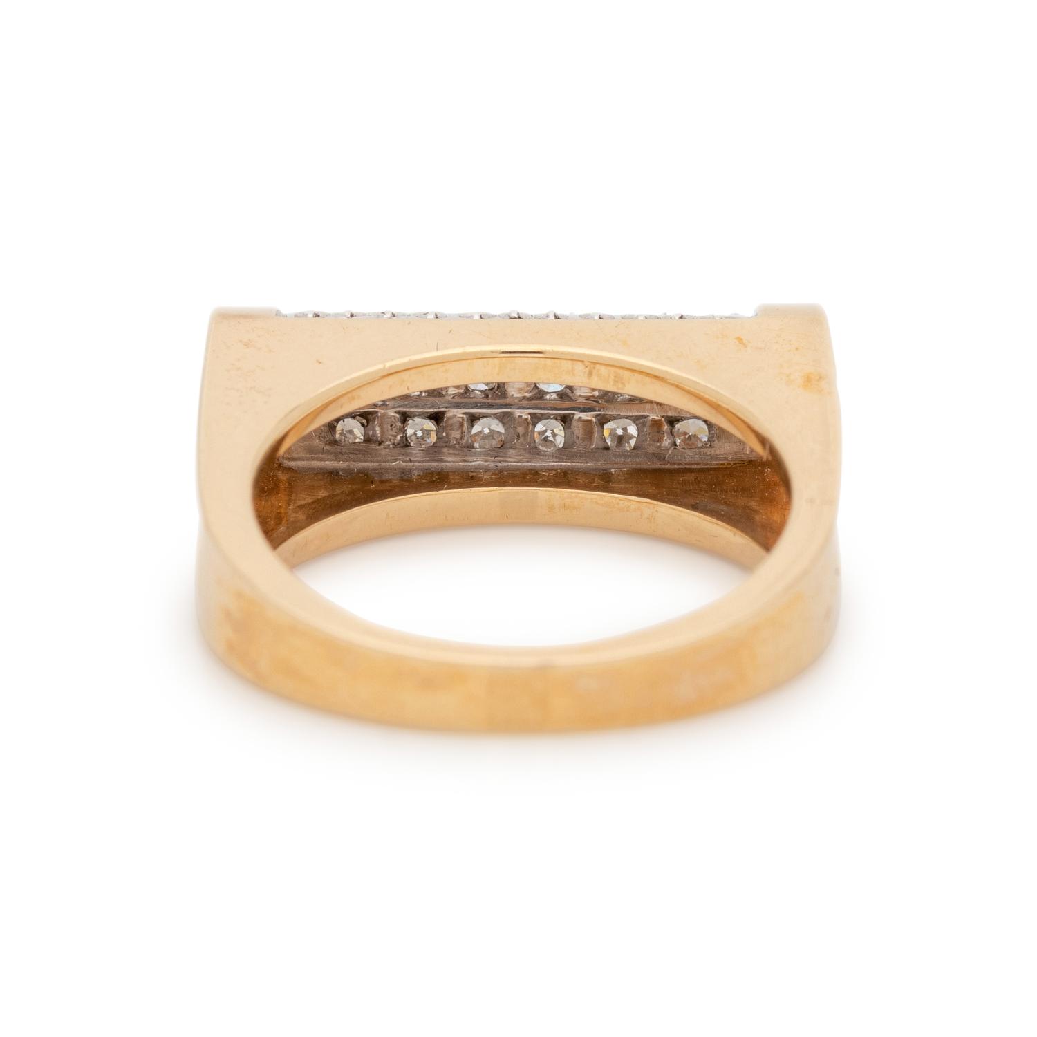 YELLOW GOLD AND DIAMOND RING