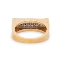 YELLOW GOLD AND DIAMOND RING