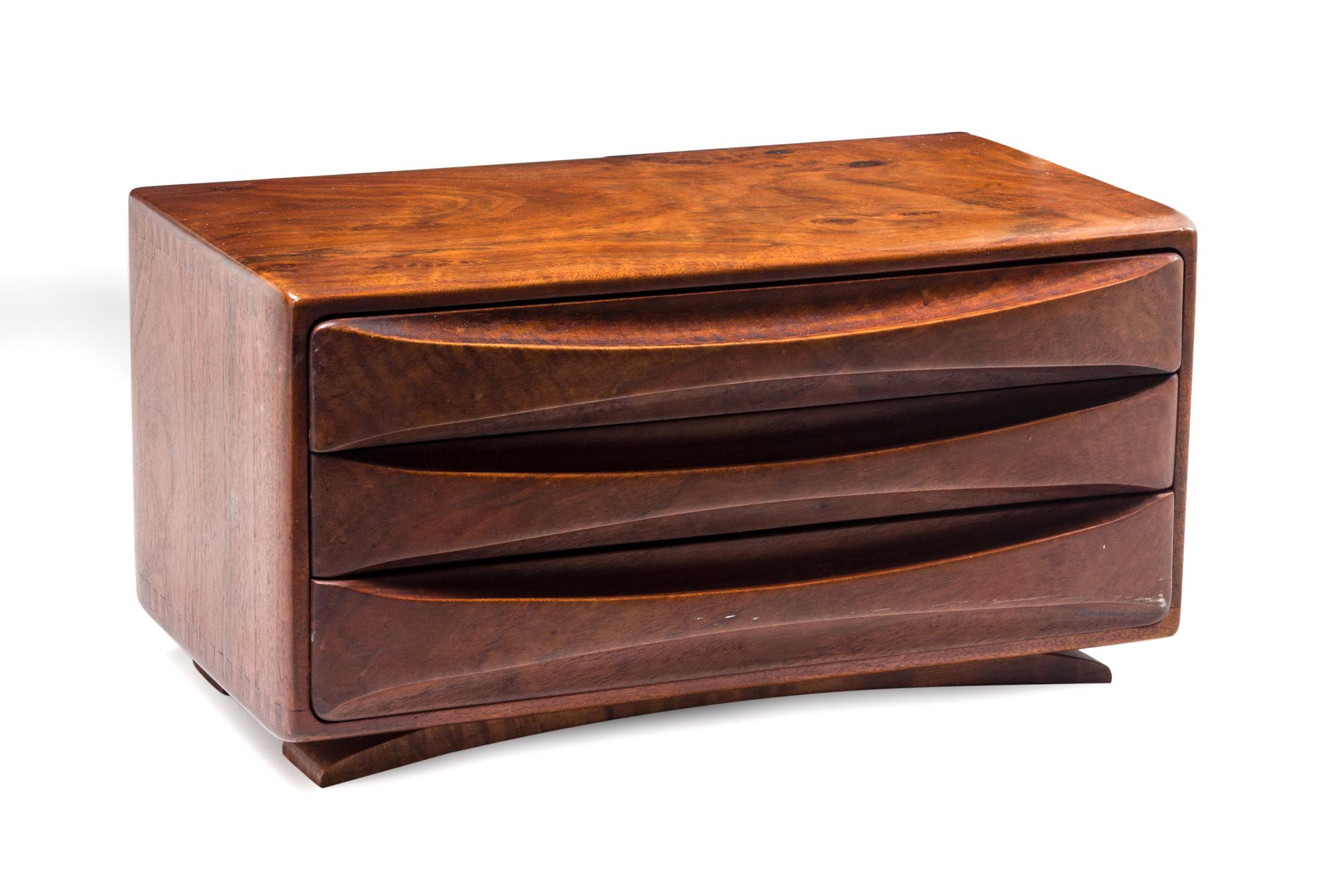 An Art Deco Burl Walnut Miniature Chest of Drawers Height 9 x width 15 x depth 9 inches. — 20TH CENTURY