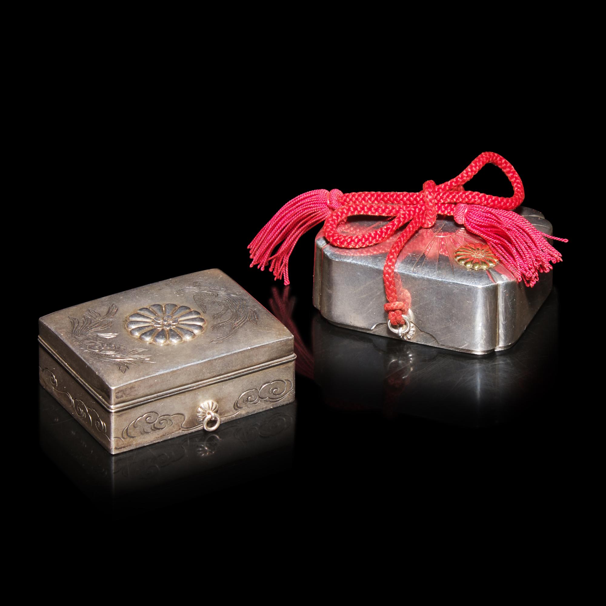 Two Japanese Silver Imperial Presentation Bonbonnières, Early-Mid 20th Century — 日本近代 御制銀糖果盒兩只