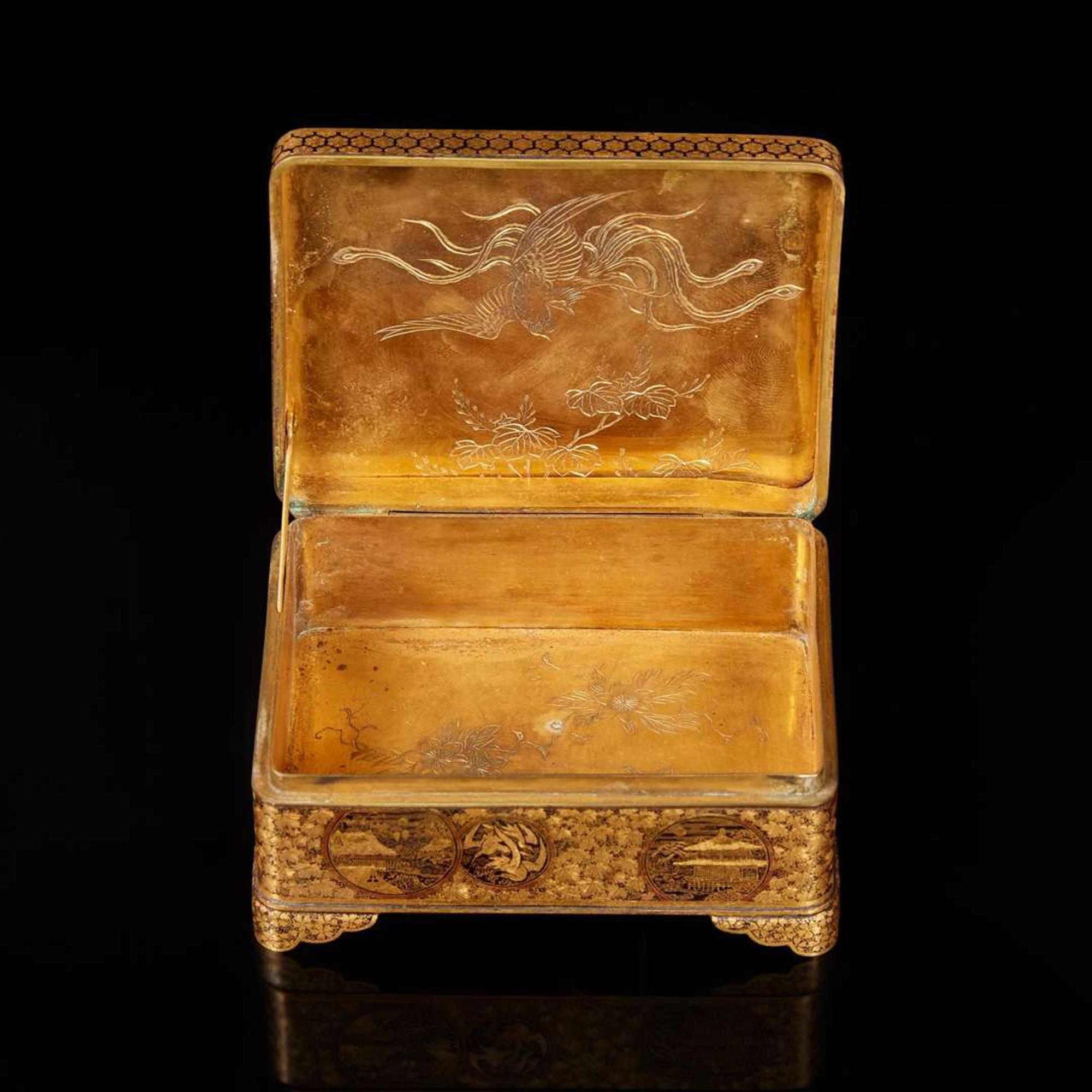 A small Komai, Kyoto gold-inlaid iron box 日本鉗金鐵盒 Meiji period ??