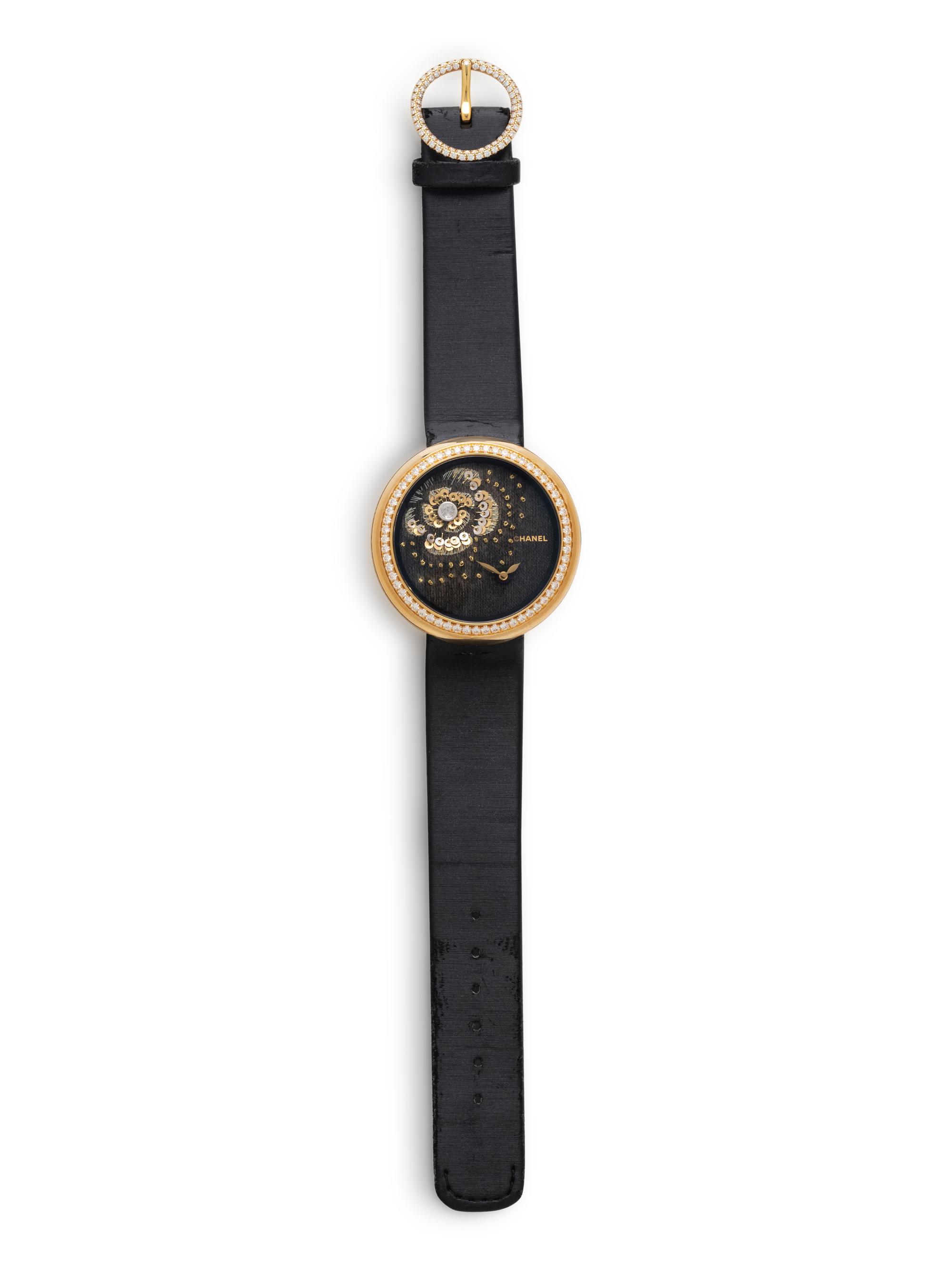CHANEL, REF. H3822 18K YELLOW GOLD 'MADEMOISELLE PRIVÉ' WATCH