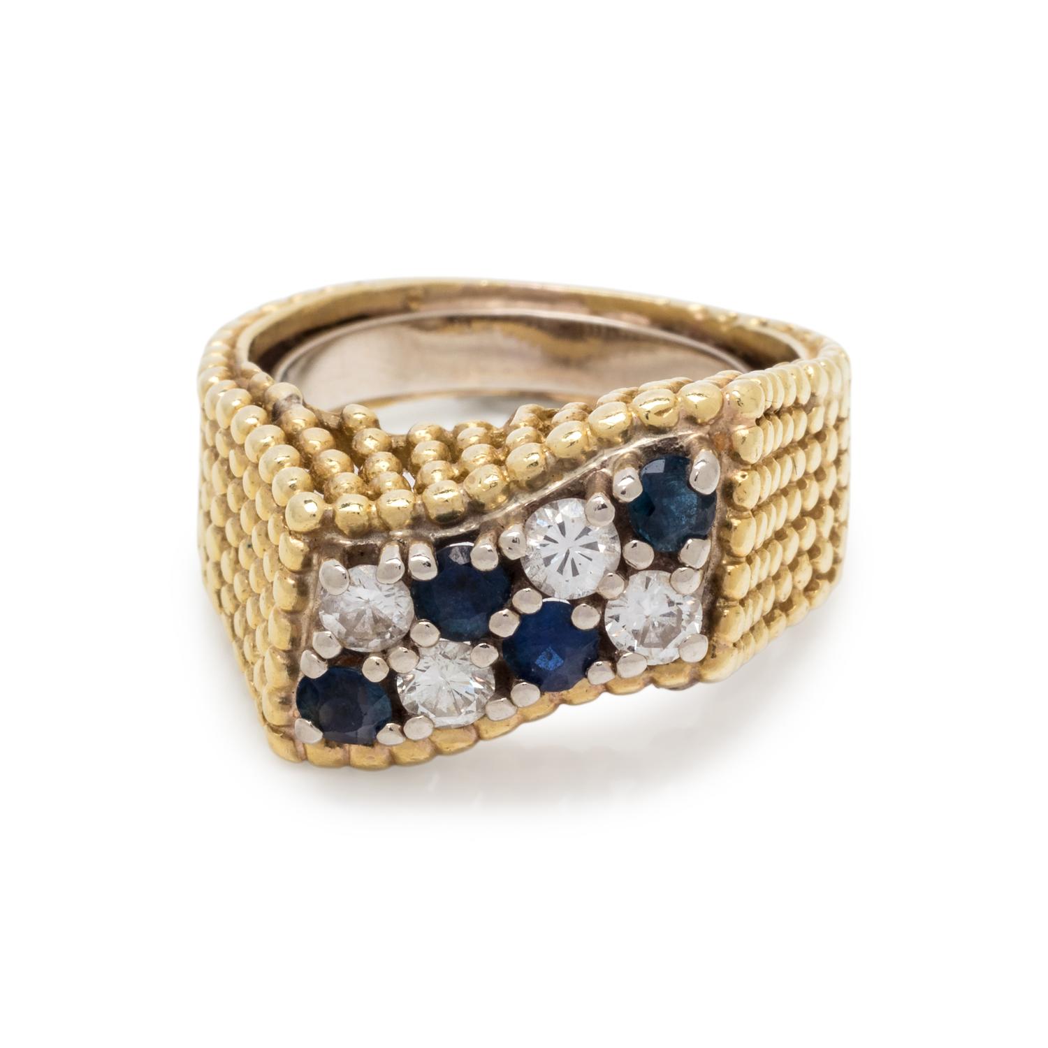 YELLOW GOLD, DIAMOND AND SAPPHIRE RING