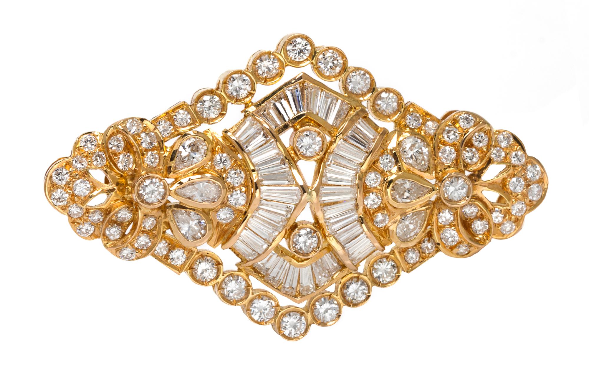 An 18 Karat Yellow Gold and Diamond Pendant/Brooch, 6.00 dwts.