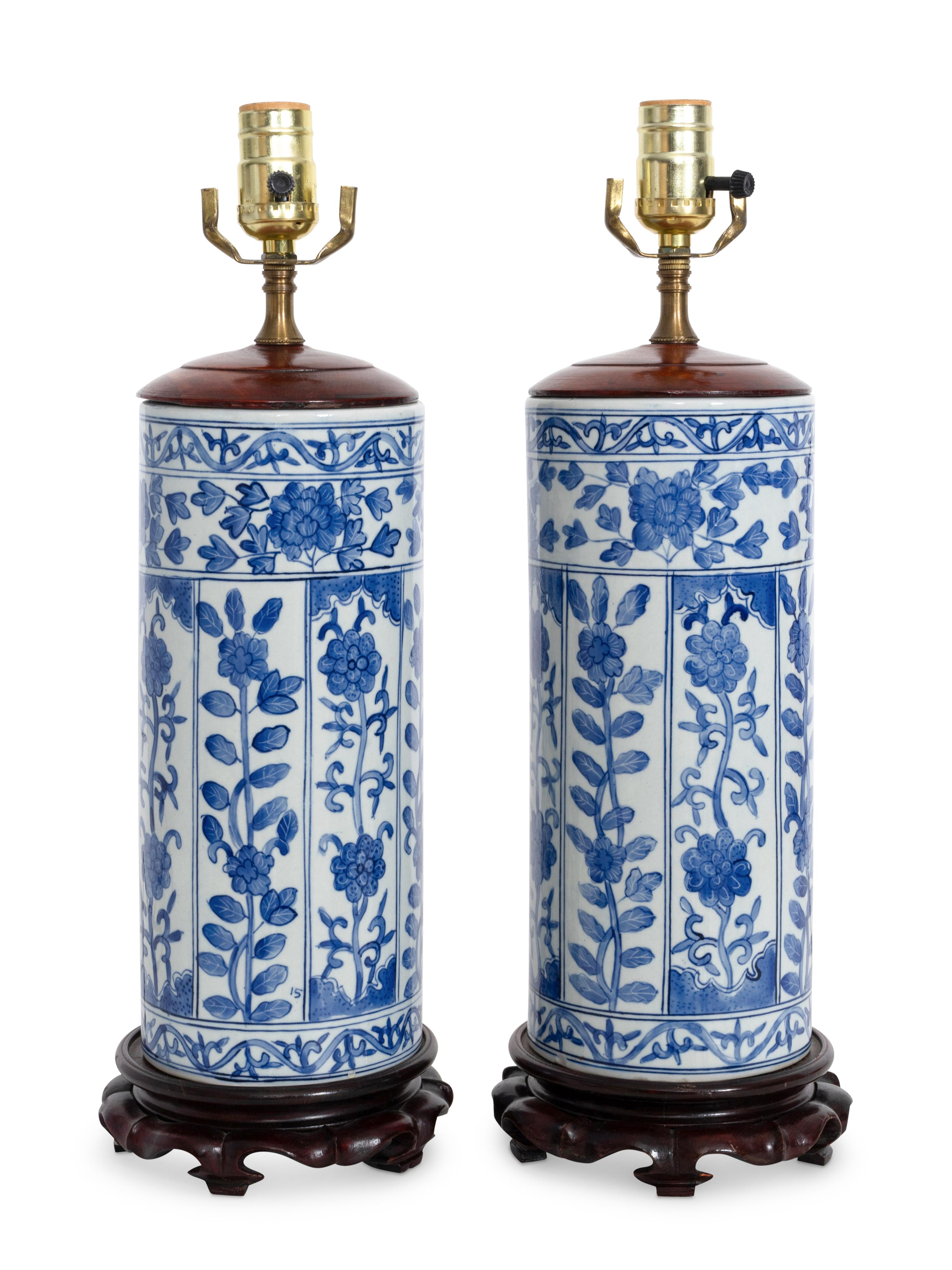 A Pair of Chinese Export Blue and White Porcelain Hat Stands