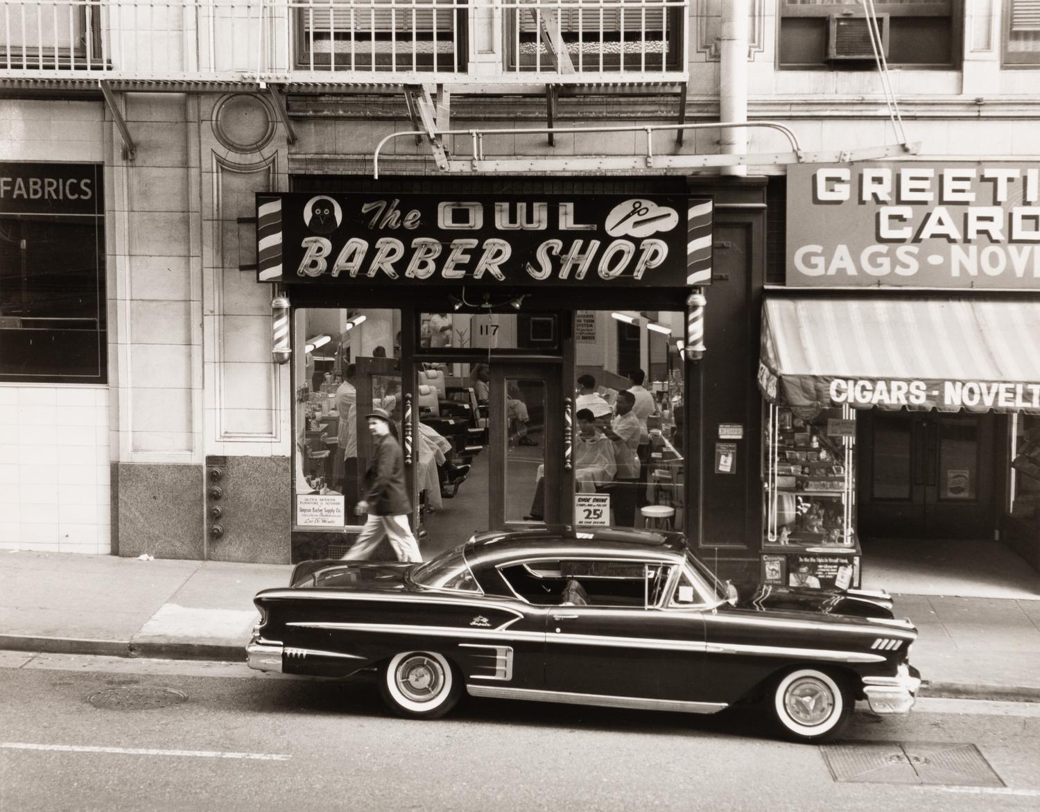 [BOOK CLUB OF CALIFORNIA]. REAGH, William. A Long Walk Downtown. Photographs of Los Angeles & Southern California, 1936-1991. San Francisco: The Book Club of California, 2012.