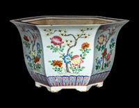 A Chinese Famille Rose Porcelain Hexagonal Planter