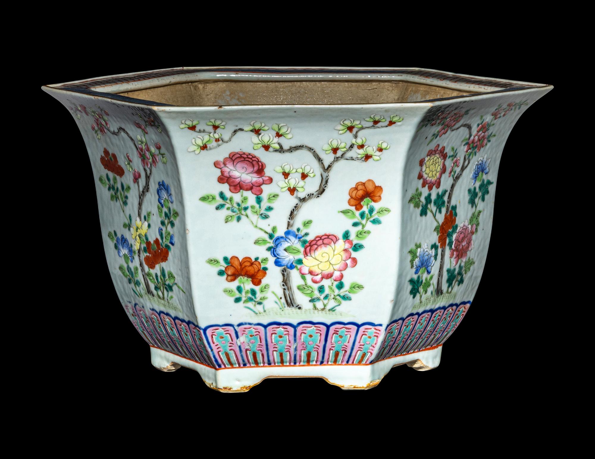 A Chinese Famille Rose Porcelain Hexagonal Planter