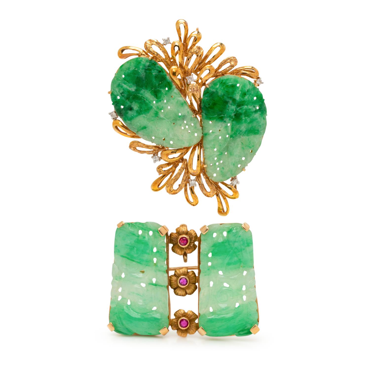 COLLECTION OF YELLOW GOLD AND JADE BROOCHES