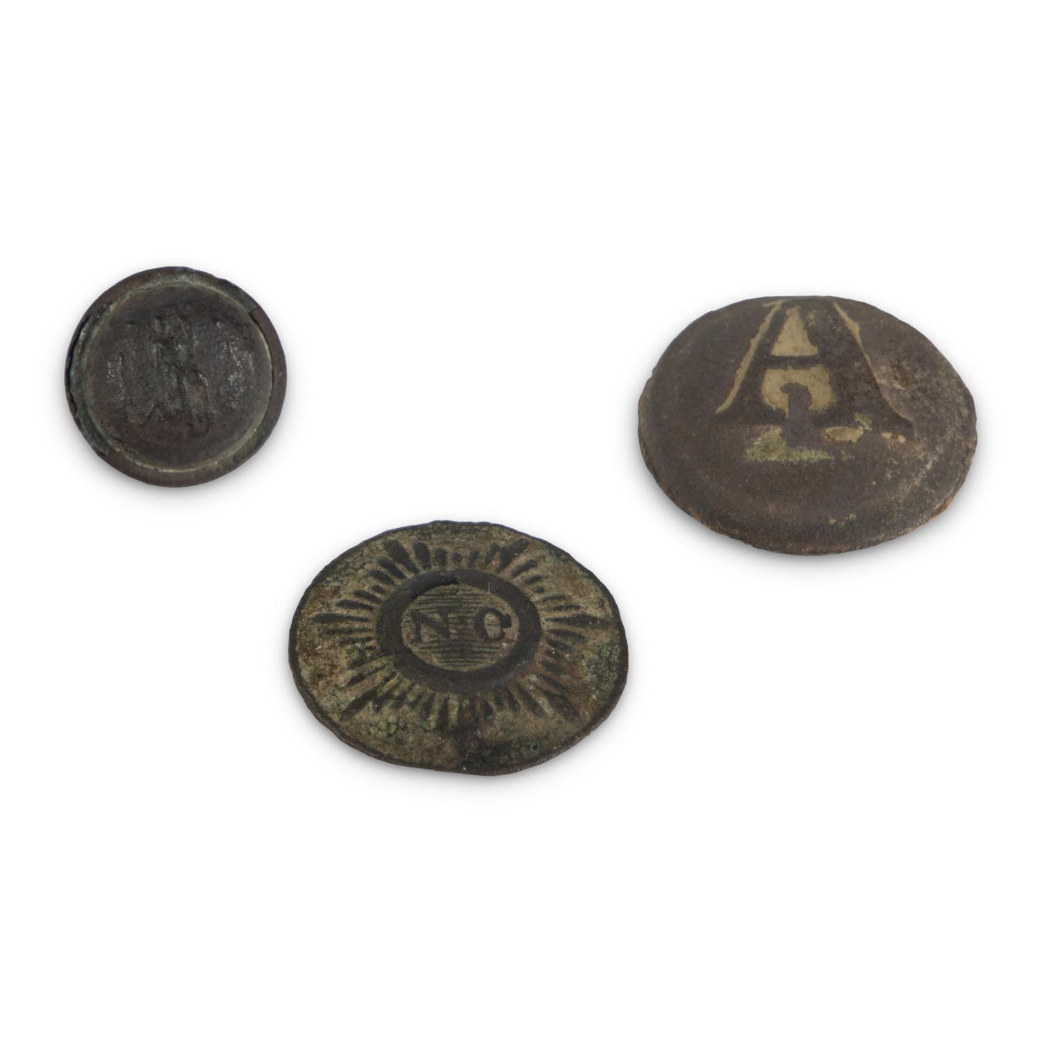 [Civil War]. A group of 3 Confederate buttons. Ca 1863.