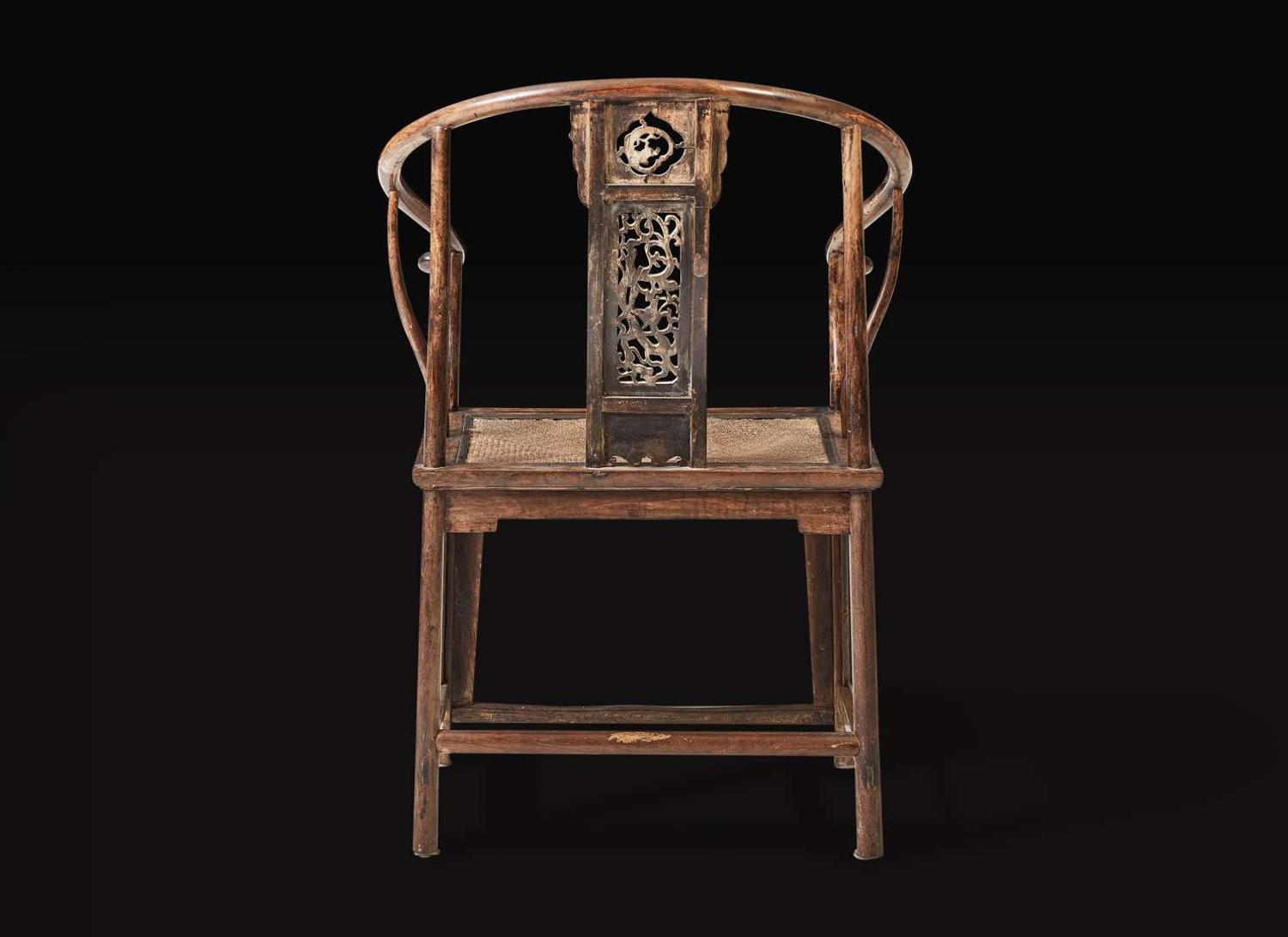 A rare Chinese hardwood horseshoe-back chair, Late Ming to early Qing dynasty 珍罕硬木圈椅 明末或清初