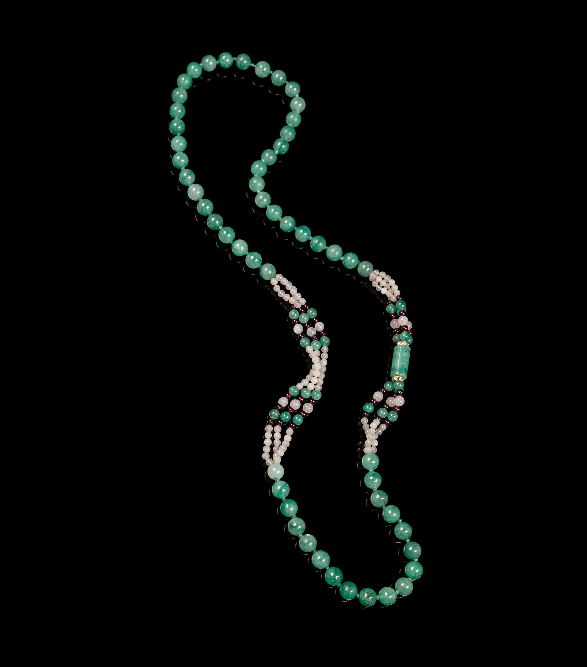 A Chinese Apple Green Quartz Beaded Necklace